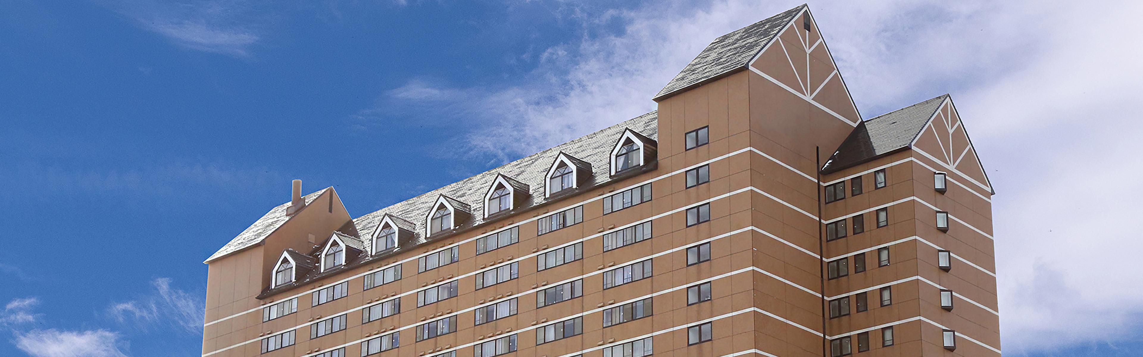 $hotelInfo.mediaDetails.welcomePhotos.primaryPhoto.caption}