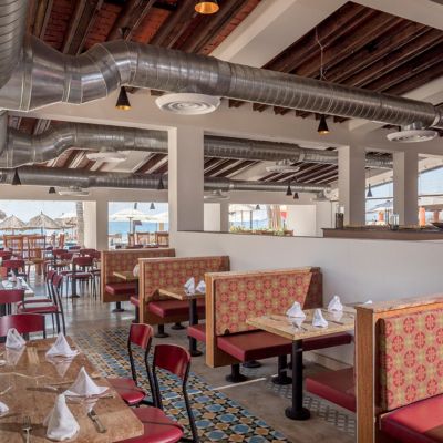 Enjoy Frutas y Flores and other top restaurants in Ixtapa.