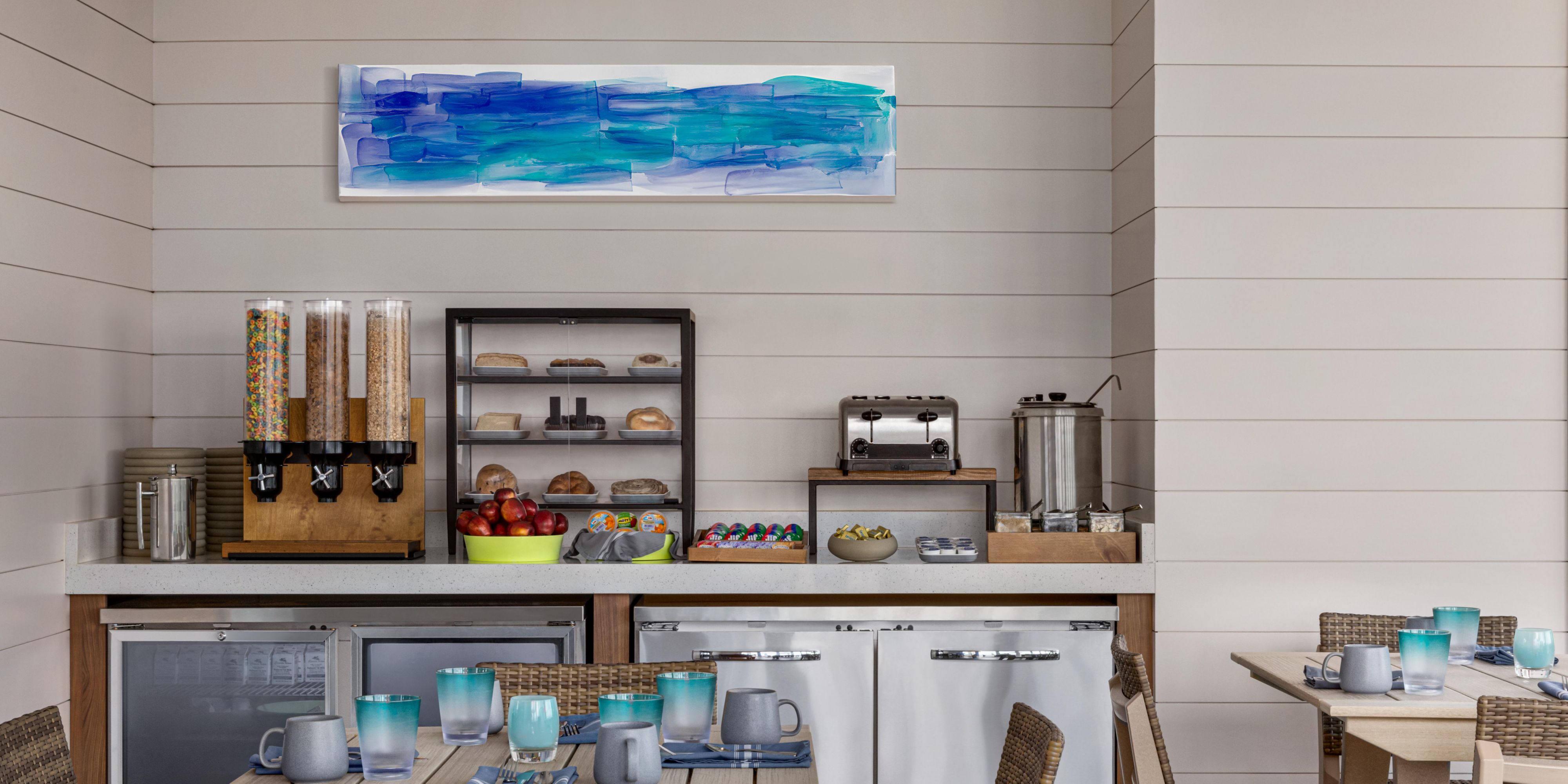 24 Coastal Grill snack bar