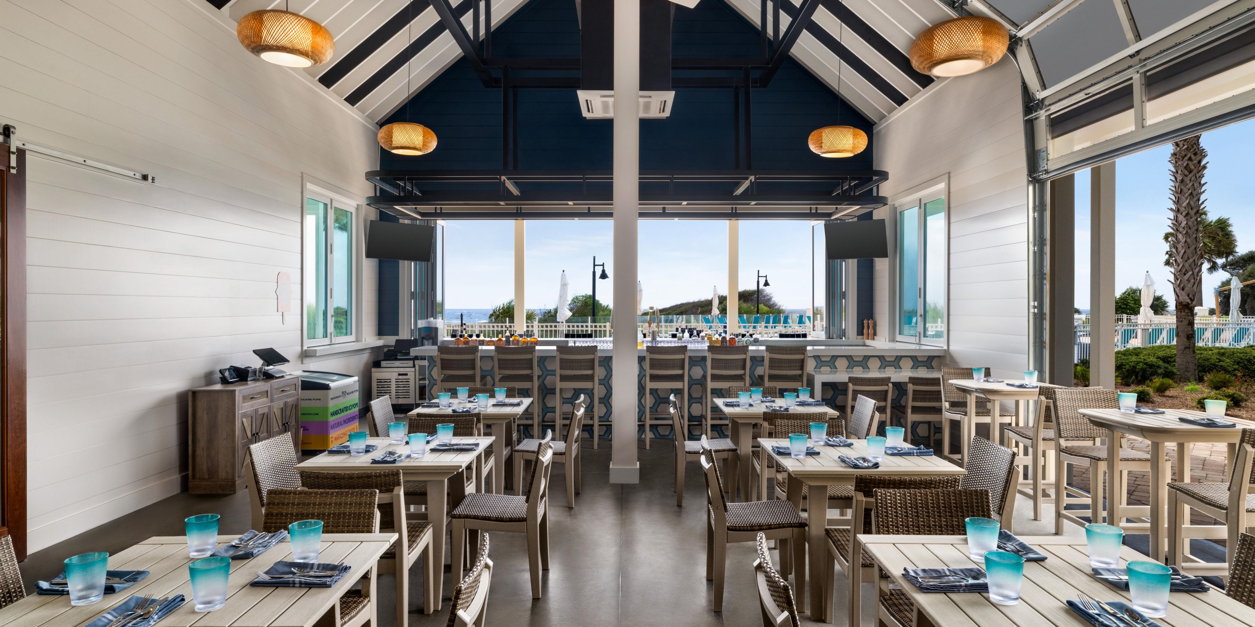 24 Coastal Grill dining room