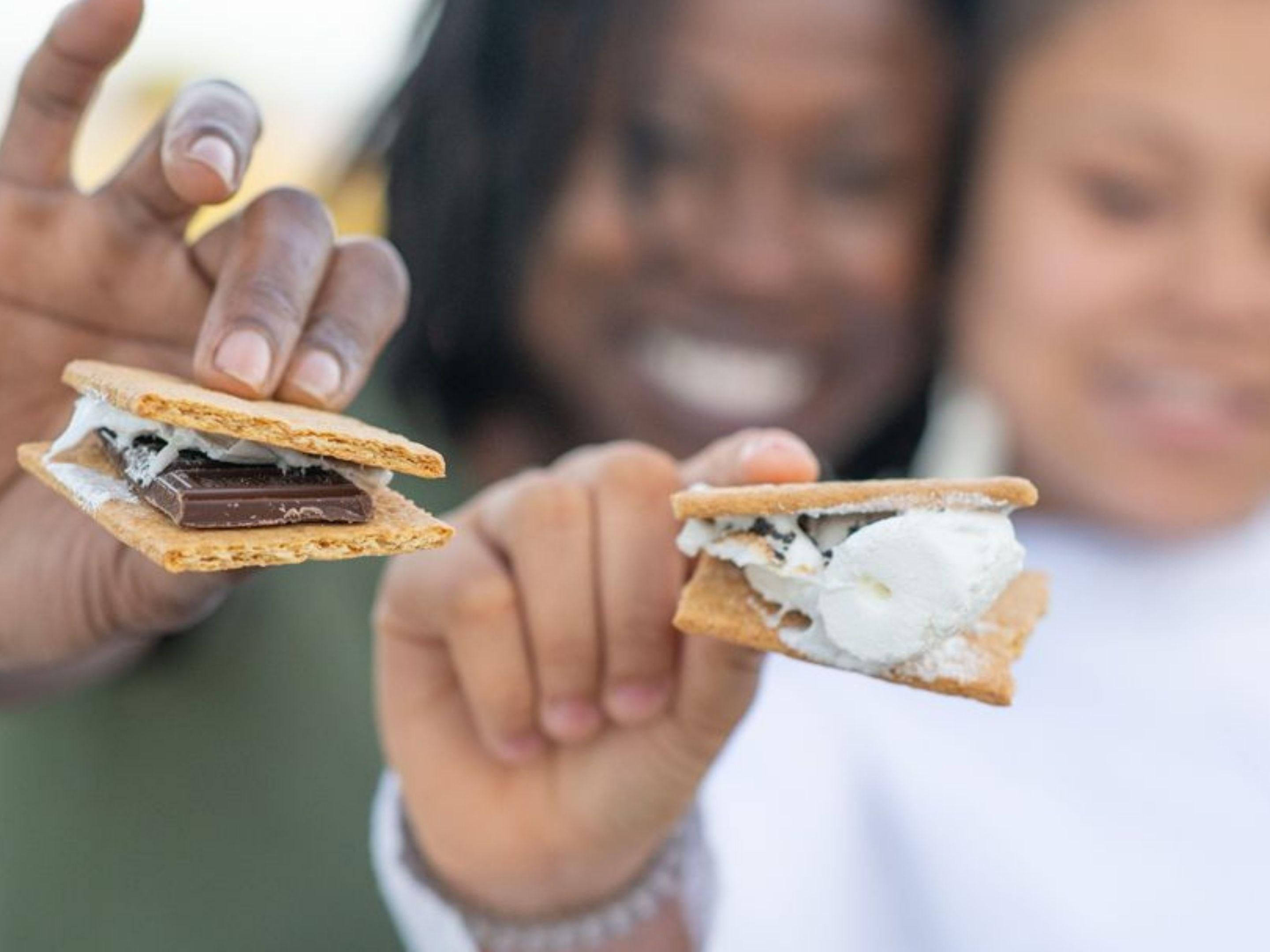 Traveling with family? Kids eat free at our on-site restaurant, making meal times convenient and cost-effective. This fantastic offer applies to children 11 and under, helping you manage vacation expenses while enjoying diverse culinary options. Delight in extra savings and happy smiles at mealtimes.