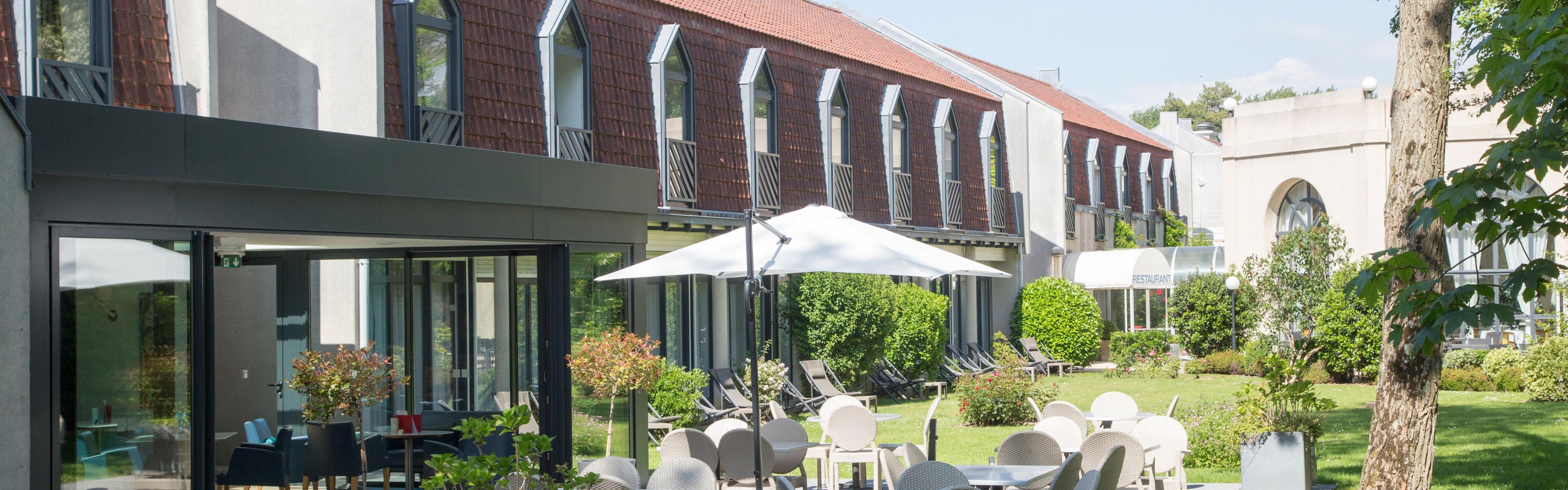 $hotelInfo.mediaDetails.welcomePhotos.primaryPhoto.caption}