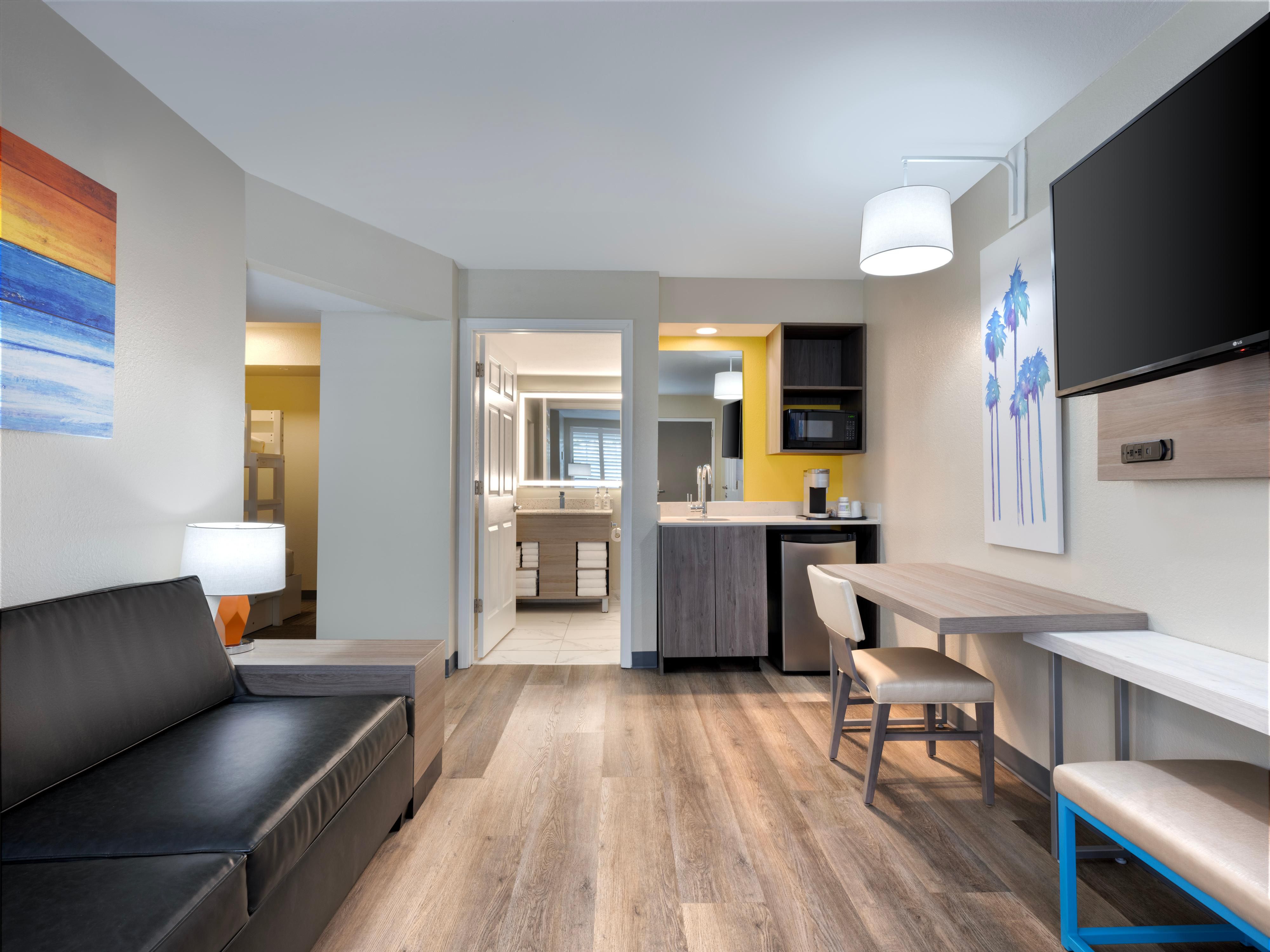 Our all-suite setup gives your crew the space to spread out and recharge. With 1-, 2- and 3-bedroom options featuring kitchenettes or full kitchens, our suites are perfect for family travel, bringing extra comfort, convenience, and together-time to your stay.