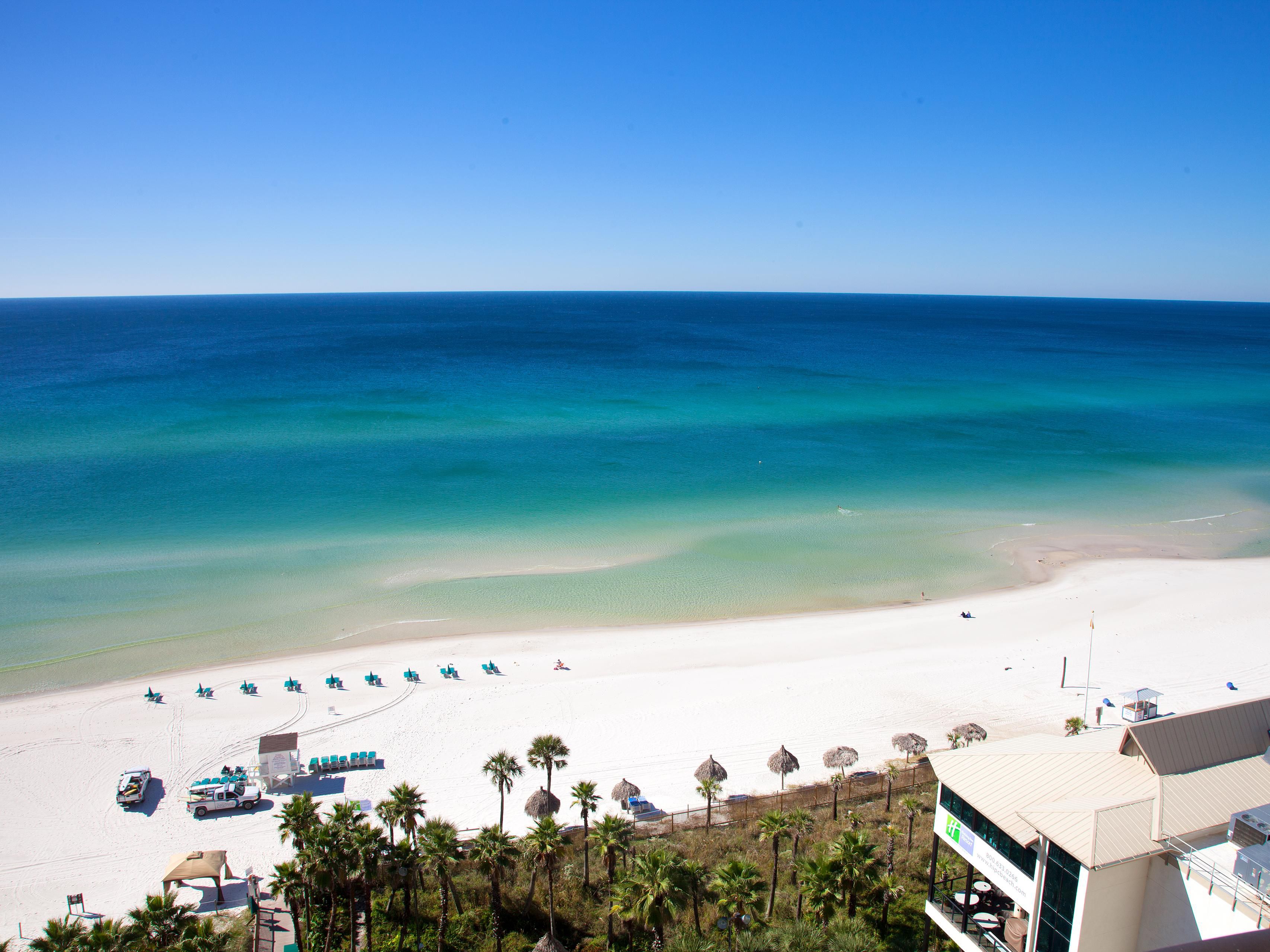 Experience the beauty of Panama City Beach, Florida, with our live Beach Cam. Enjoy stunning views of the sugar-white sands and turquoise waters of the Gulf of Mexico. Whether it's a calm day or a lively surf, you can spot the action right from your screen. 