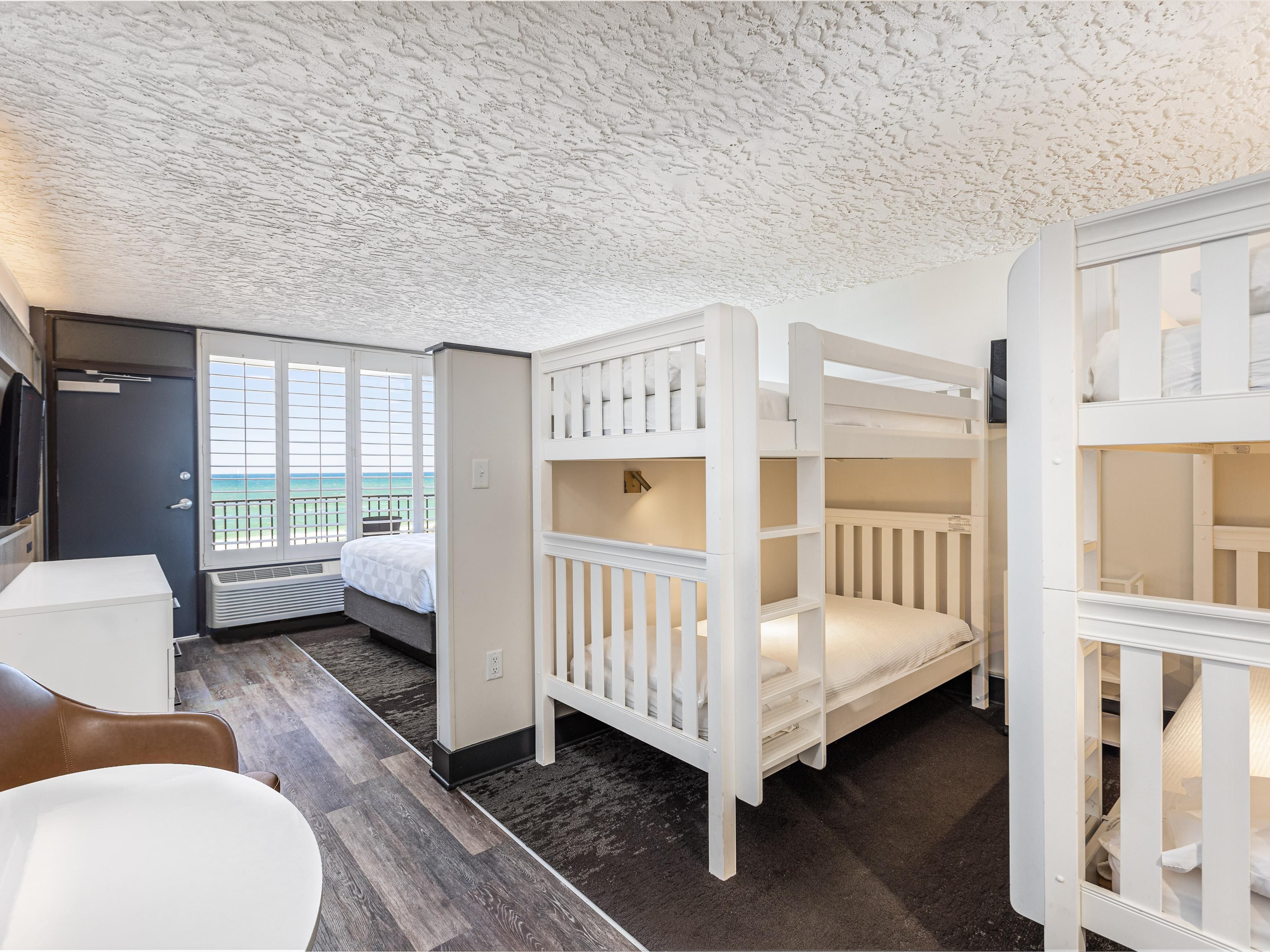 Relax in spaciously designed rooms for sports groups, featuring bunk beds and plenty of space to spread out. Fuel up with five diverse food outlets, float in the lazy river, and enjoy family-friendly entertainment. From comfort to entertainment, your group will have all it needs for an unforgettable stay in Panama City Beach.
