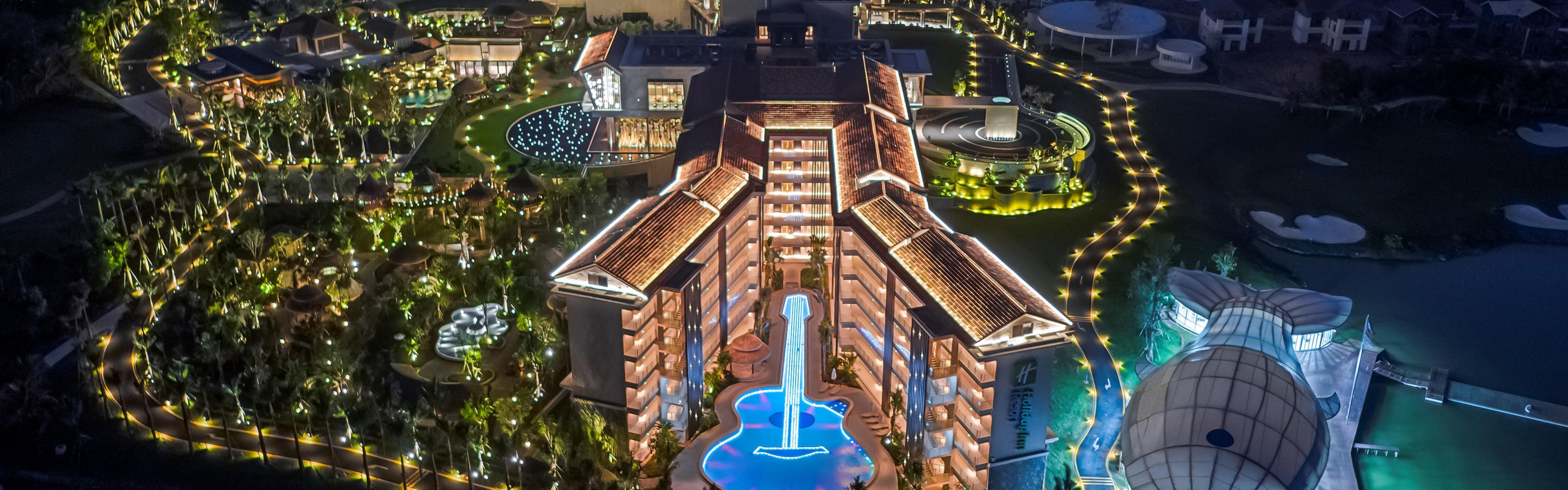 $hotelInfo.mediaDetails.welcomePhotos.primaryPhoto.caption}