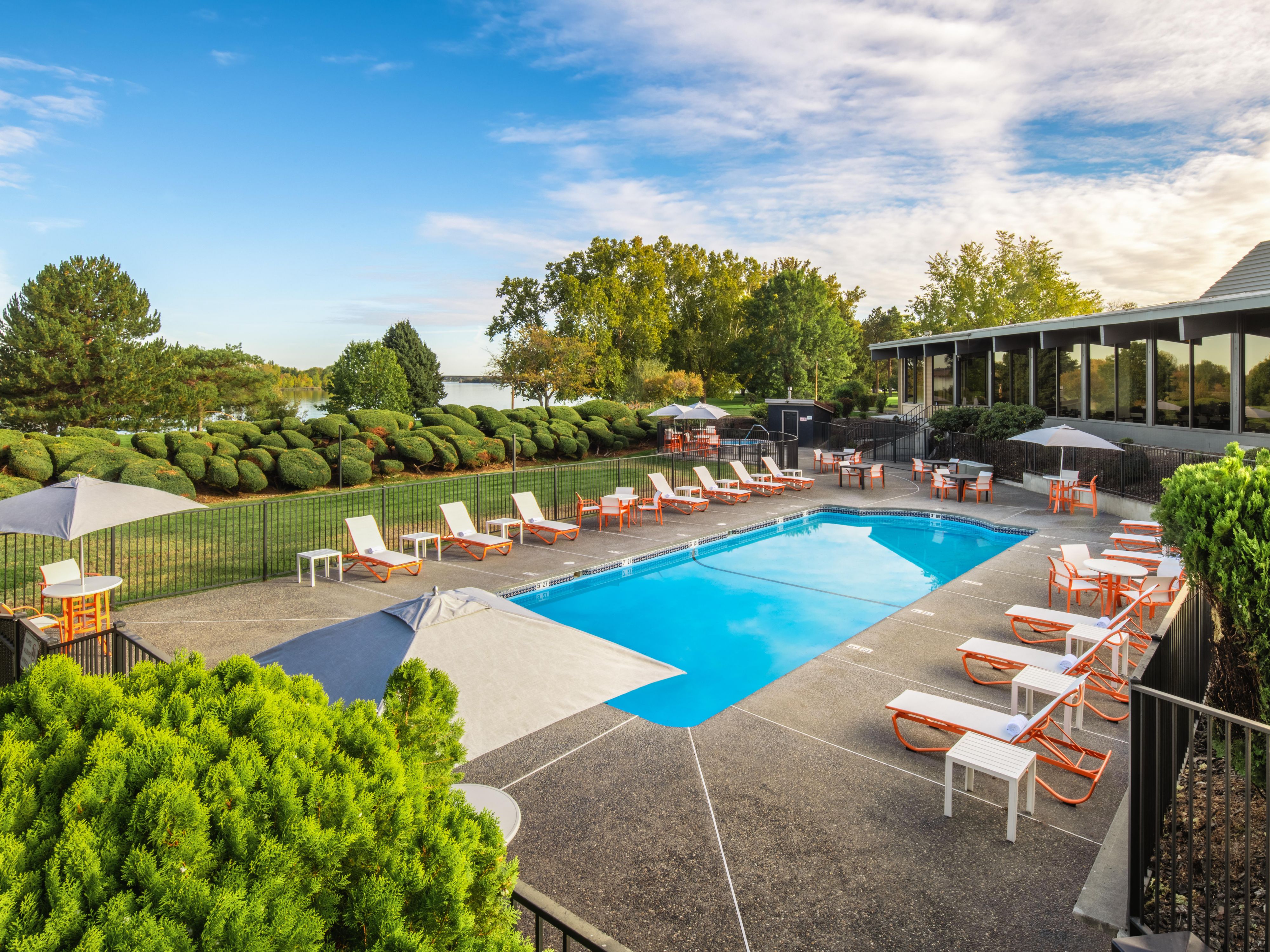 Seasonal Outdoor Swimming Pool