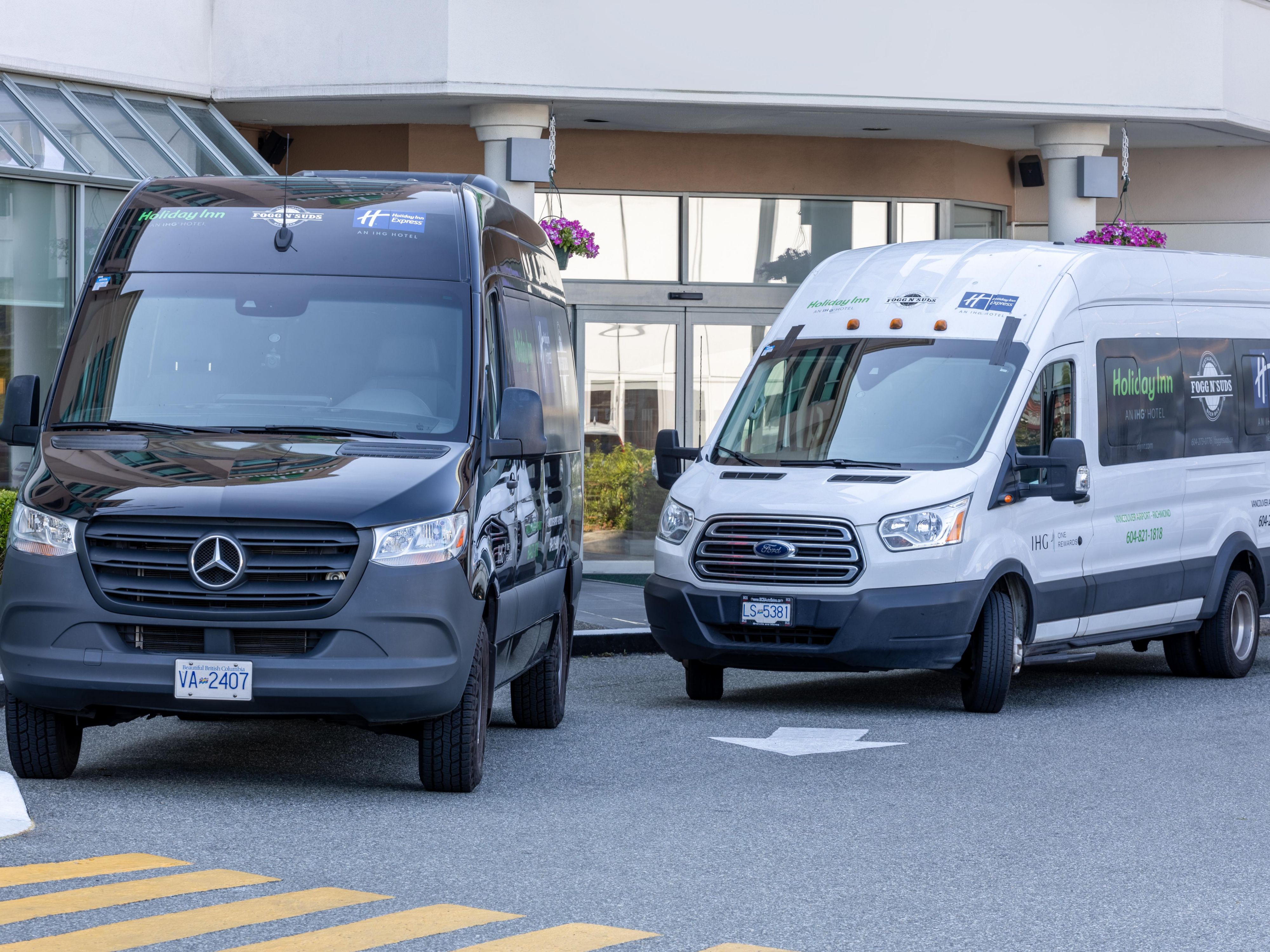 Maximize your travel convenience with our complimentary airport shuttle service, operating every day from 5:15am to 12:30am at Holiday Inn Vancouver Airport - Richmond.
Need airport transportation outside these hours? Simply call 1-888-831-3388. Book now to unlock stress-free transfers and start your journey hassle-free!