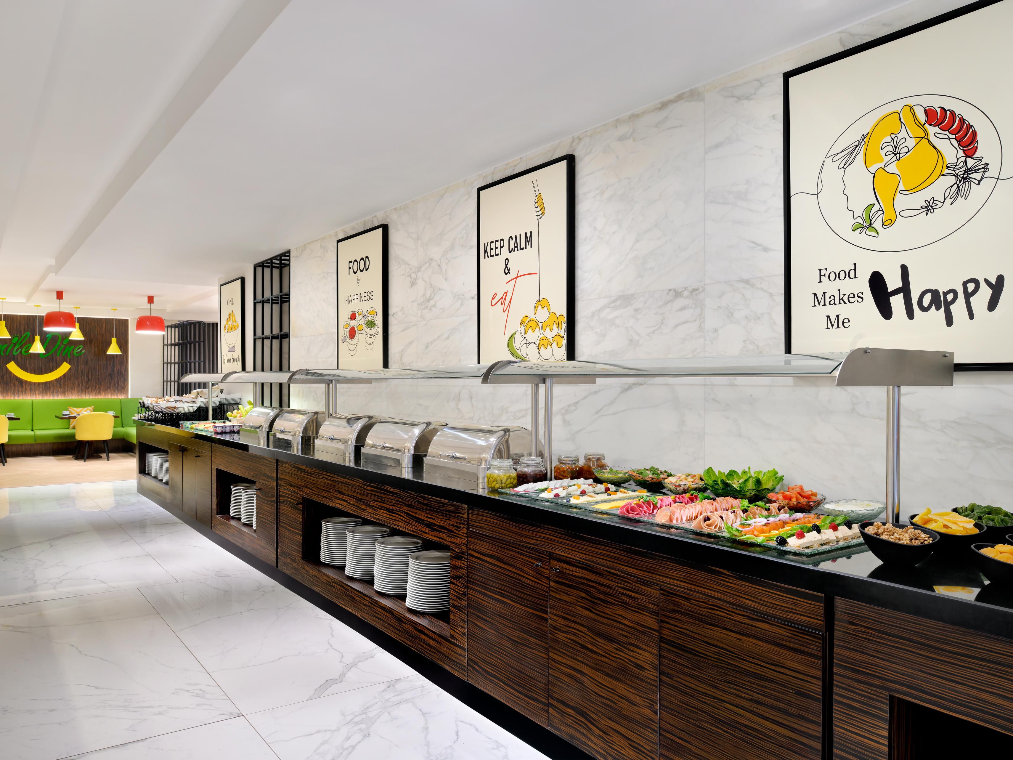 Treat yourself to a well-deserved business lunch at The Palms Restaurant with fresh salads, a choice of delicious main courses, indulgent desserts, and a great atmosphere to celebrate your achievements!