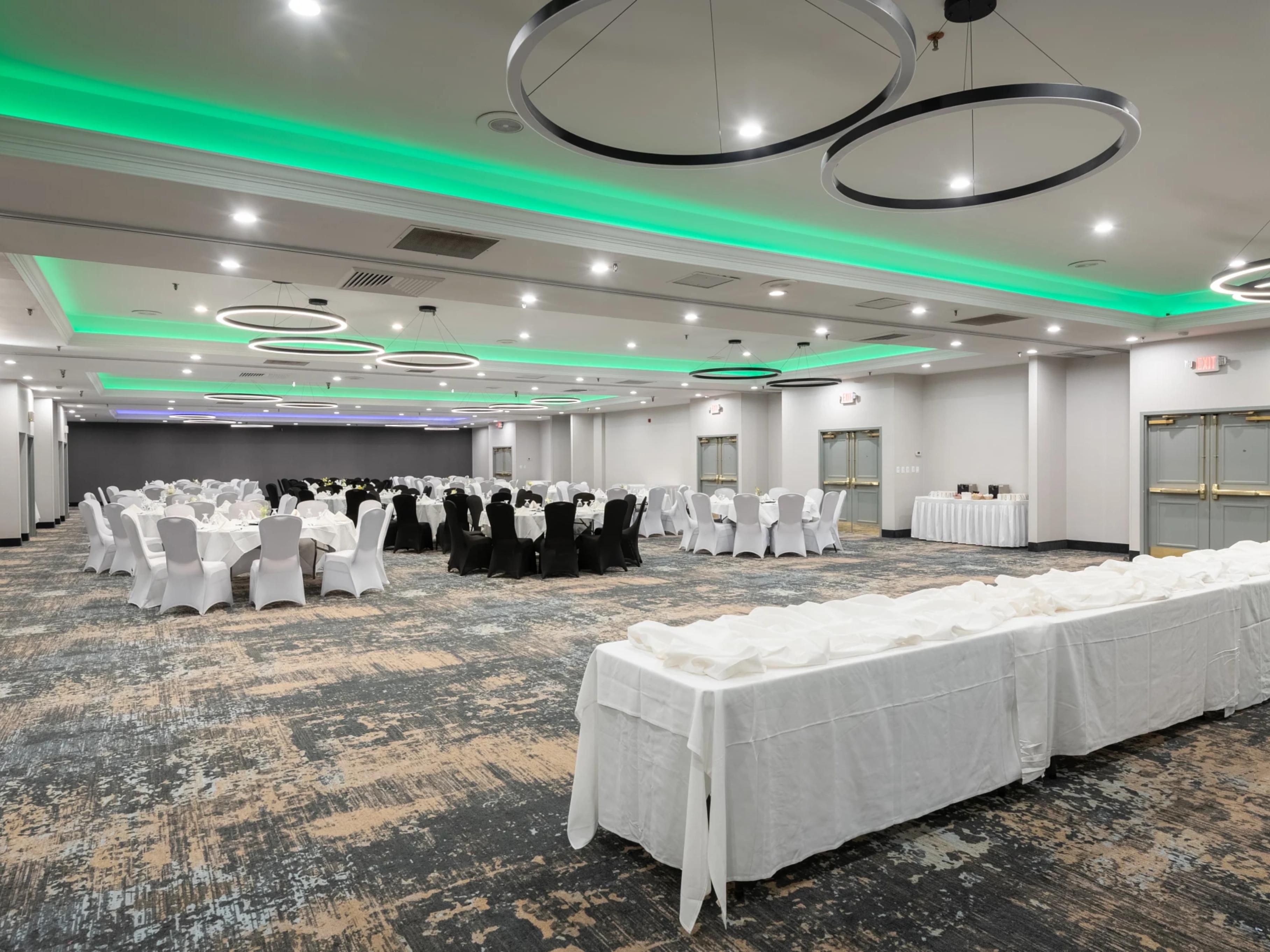 We still have  dates open for holiday parties, so don't miss out and book your event today. Call our sales and catering team and enjoy our fully renovated meeting spaces for your holiday event!