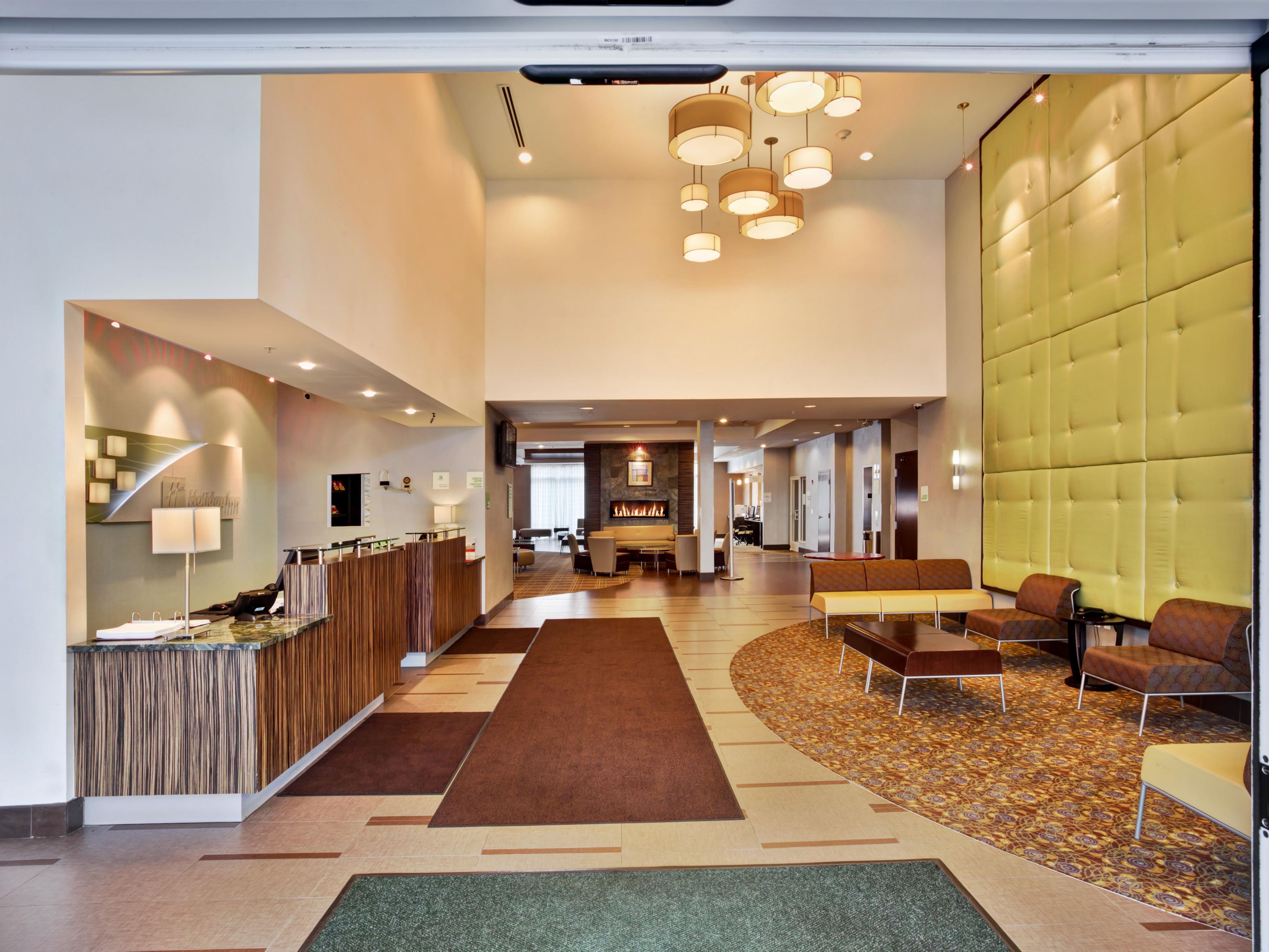 Located just two miles from DTW Airport, our hotel offers unmatched convenience for travelers. Our complimentary 24/7 shuttle service makes your journey to and from the airport easy and efficient. The shuttle departs from our hotel every 30 minutes, giving you time to plan accordingly.