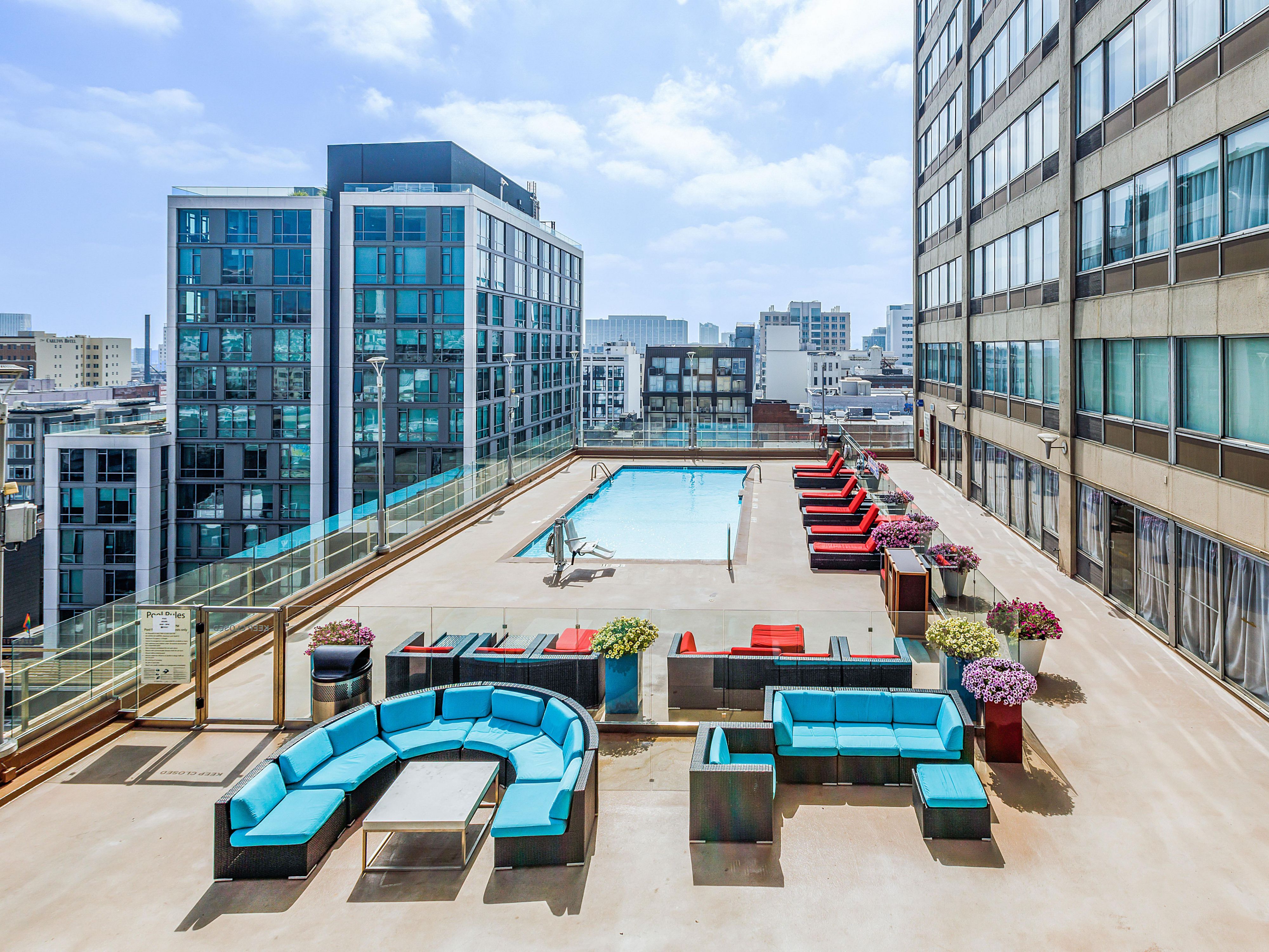Enjoy the panoramic city views by our heated outdoor pool and sundeck, conduct business at the Business Center, or break a sweat at the Fitness Center. Holiday Inn San Francisco-Golden Gateway offers a variety of amenities for the modern traveler.
