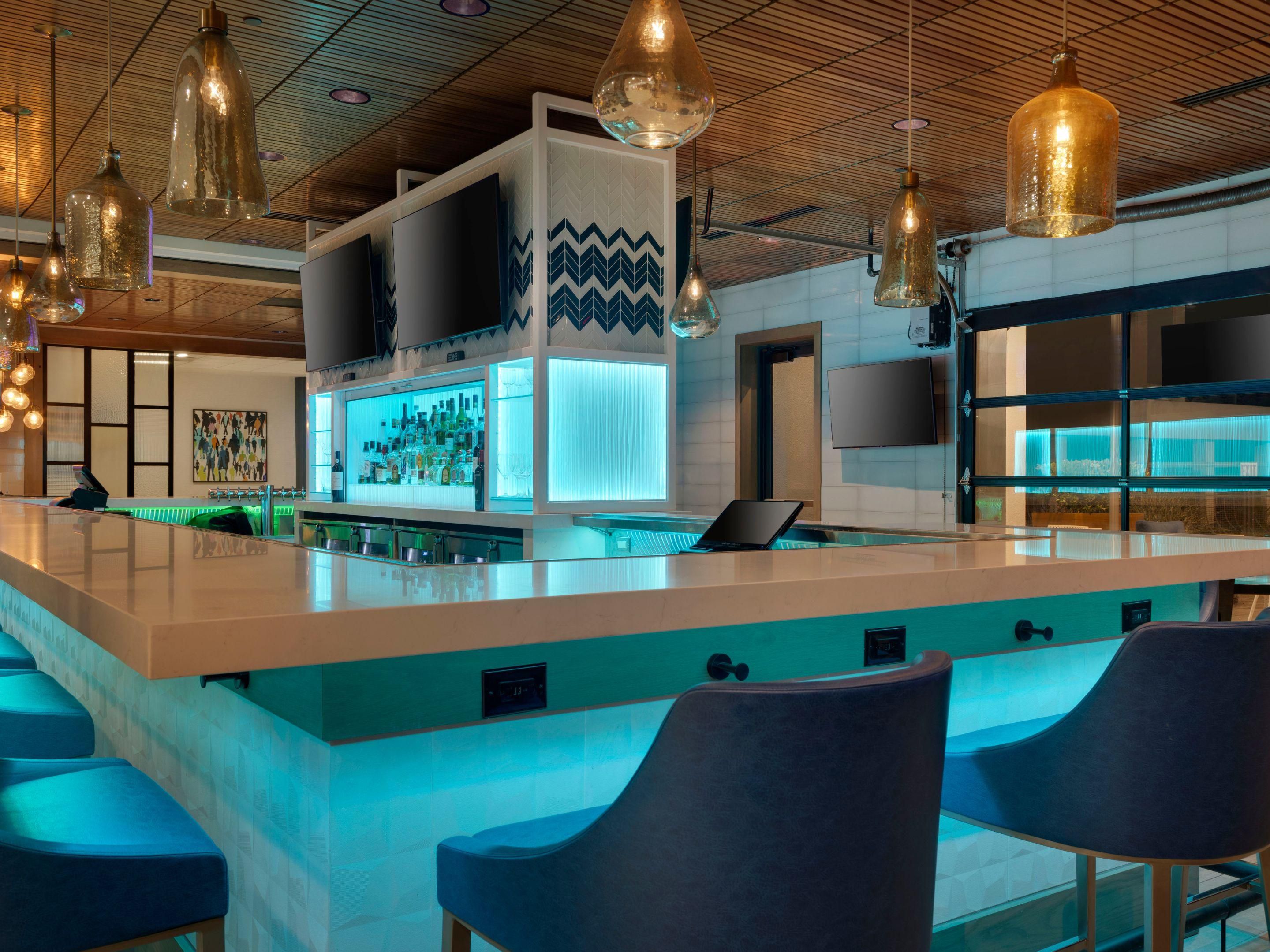 Overlooking the lobby and patio, our Pub is where patrons find solace away from the hustle and bustle of city life and can enjoy a convivial evening with family and friends. Savor your favorite local wine, microbrew or new favorite craft cocktail while you relive the excitement of the day's events.