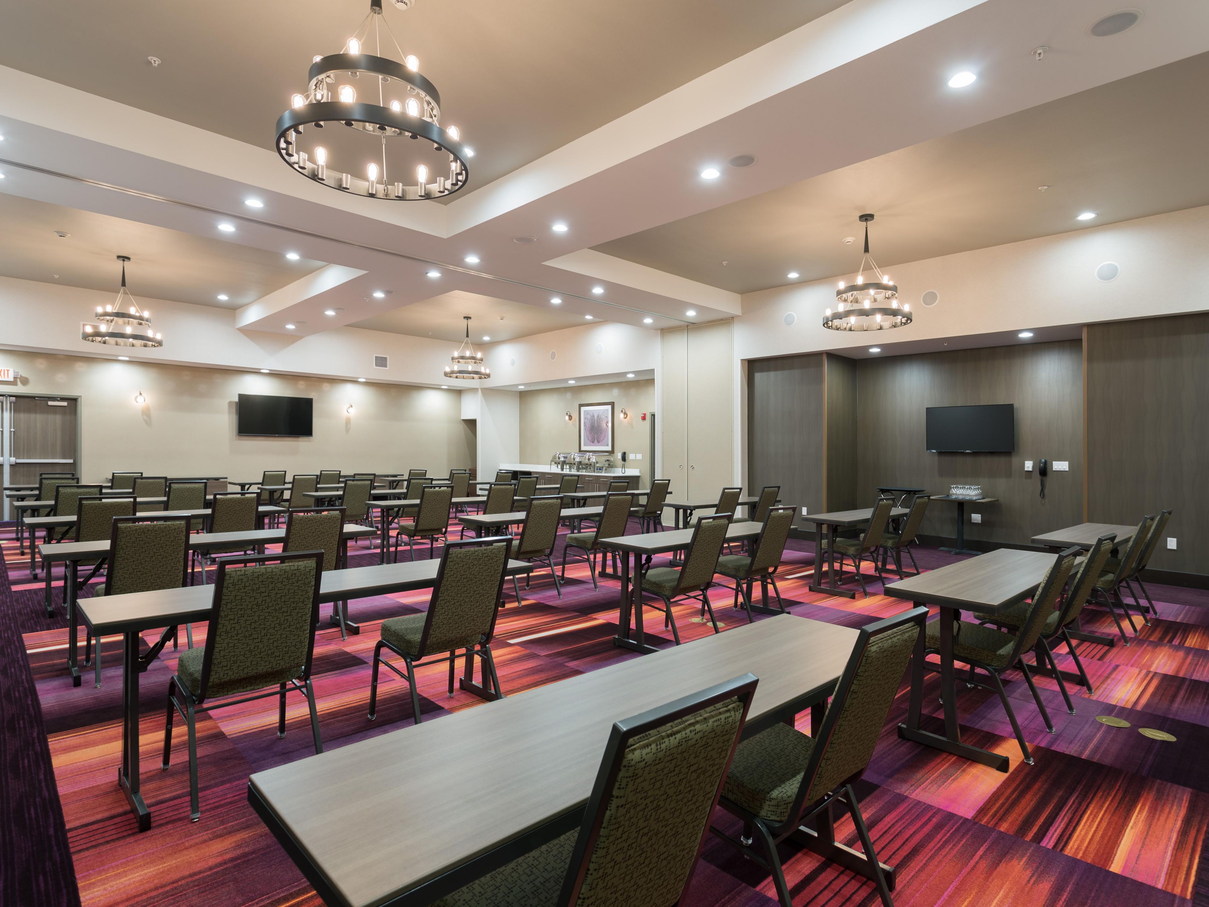 With 4,150 sq. ft. of flexible space including an outdoor pavilion, your next San Marcos event will be unforgettable. Guests will enjoy Holiday Inn's commitment to service and full-service catering that will be a hit for your next event. Our F&B Department will ensure that your next event or meeting will be catered to your needs. Email us today!