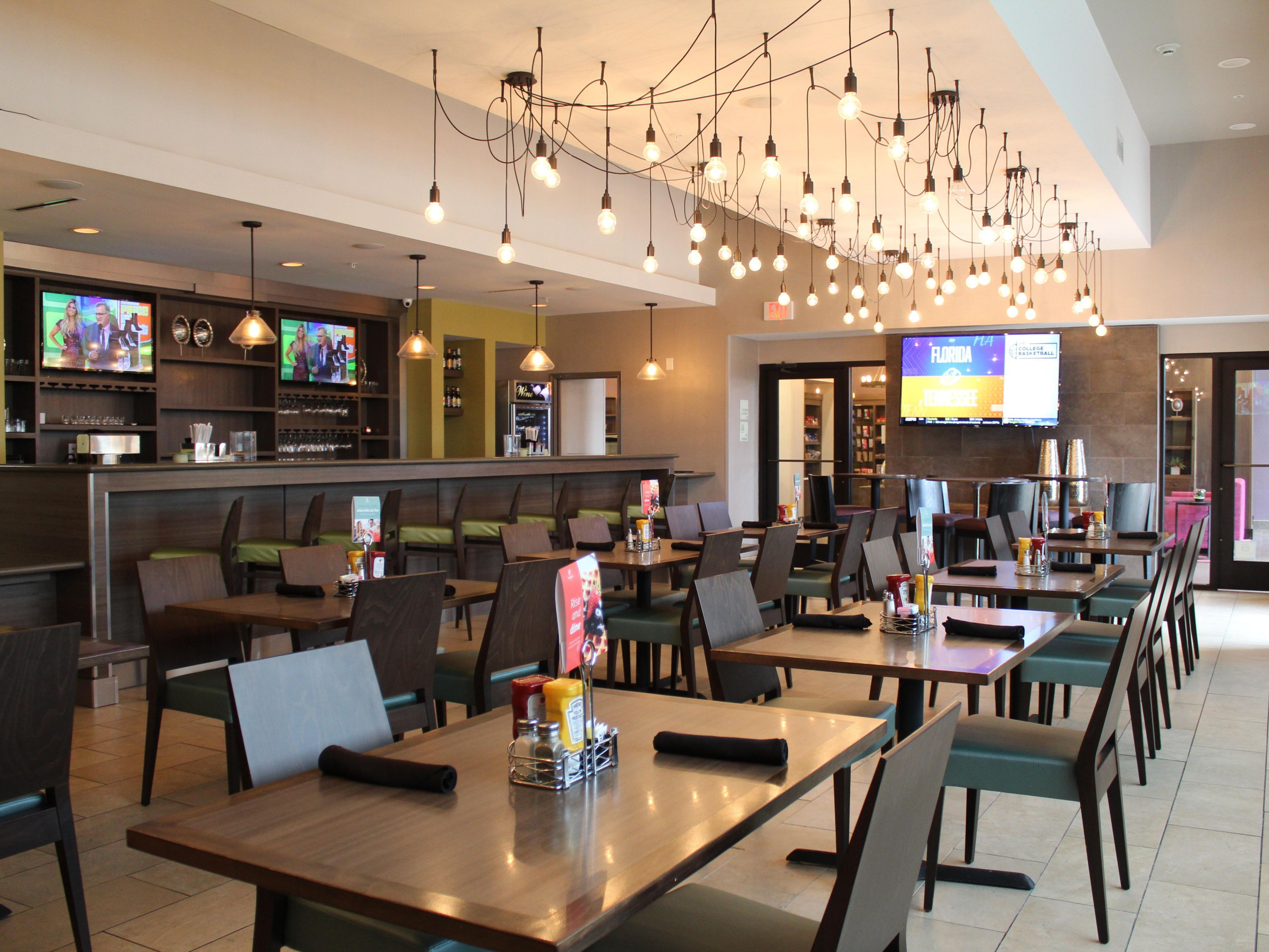 At Spring’s Bistro + Bar, our restaurant and full-service bar has all the American classics you are accustomed to with a few twists. We offer outstanding food, catering service, and a weekend breakfast buffet in a casual setting while maintaining an upscale atmosphere. Email us today if you are interested in us hosting your next event!