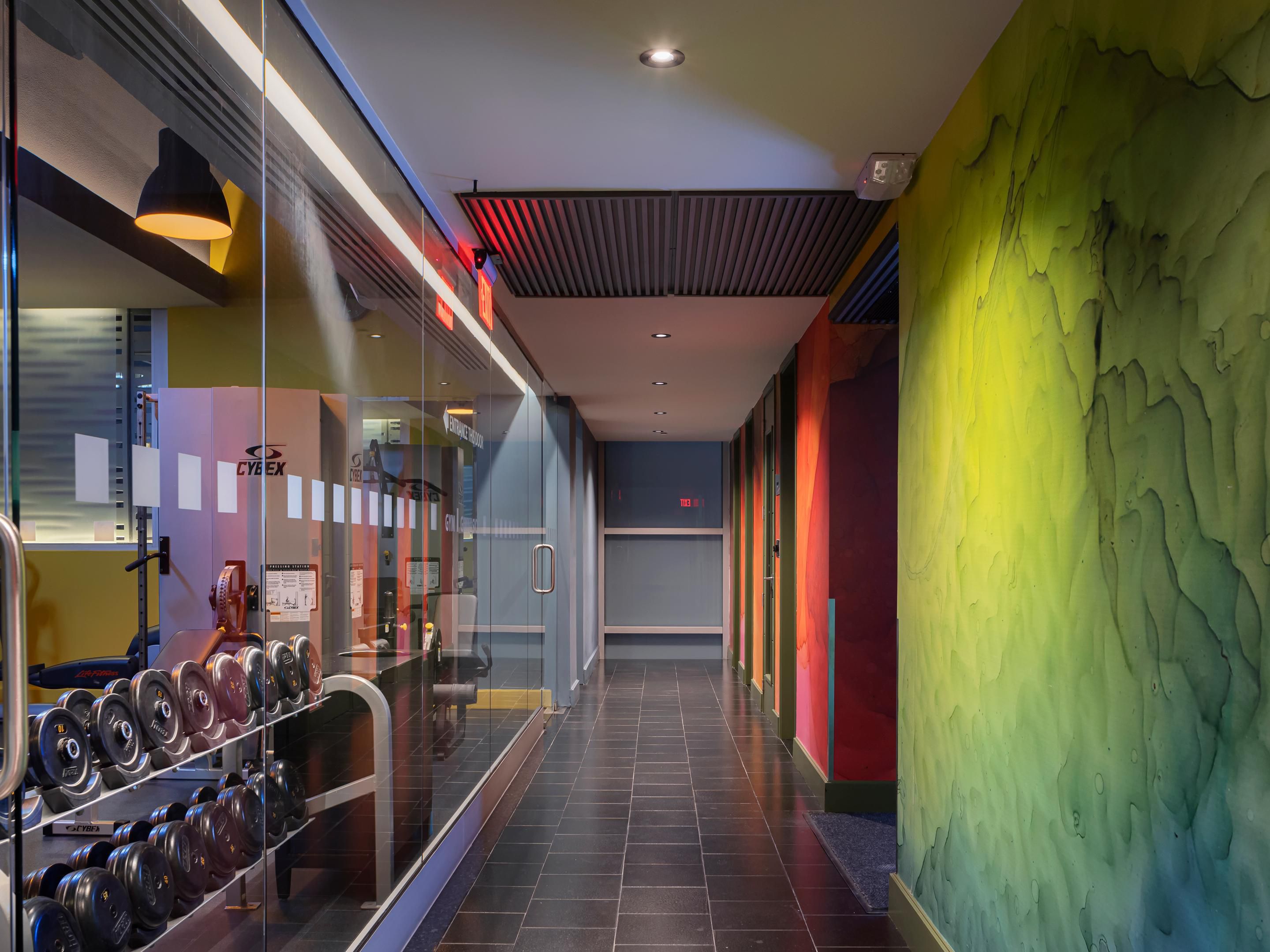 Open 24/7, our Santo Domingo hotel Fitness Center allows you the flexibility to fit your exercise regimen into your schedule and not around ours. Whether you're looking for a quick cardio session or a full-body workout, we offer the equipment you need. Stay active, stay healthy, and enjoy a rewarding workout experience during your stay with us.