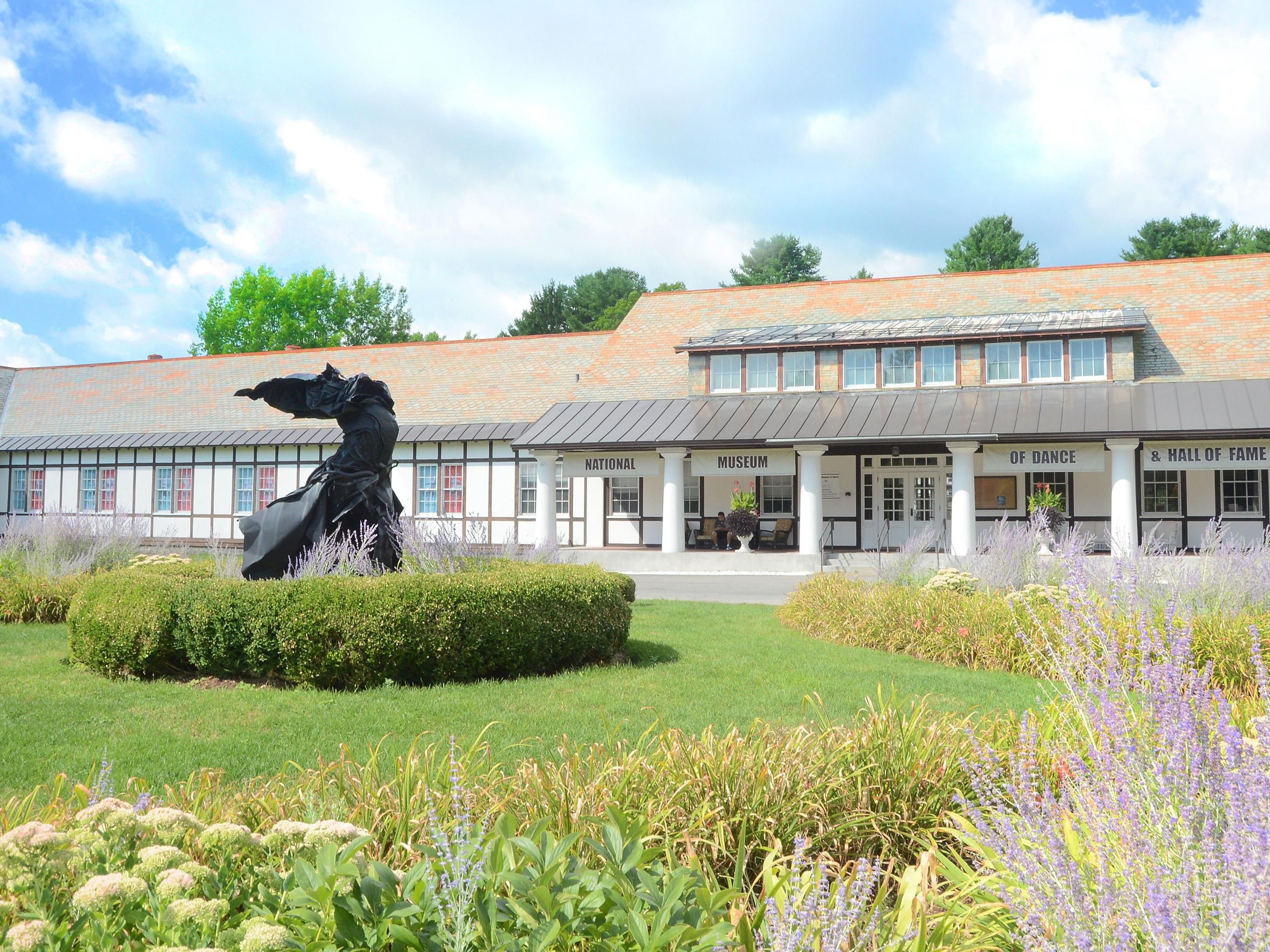 Discover Saratoga Springs' vibrant culture through its museums! Explore a rich tapestry of history, art, and innovation, with captivating exhibits and immersive experiences that bring the past to life. Uncover the essence of Saratoga's heritage in every gallery.