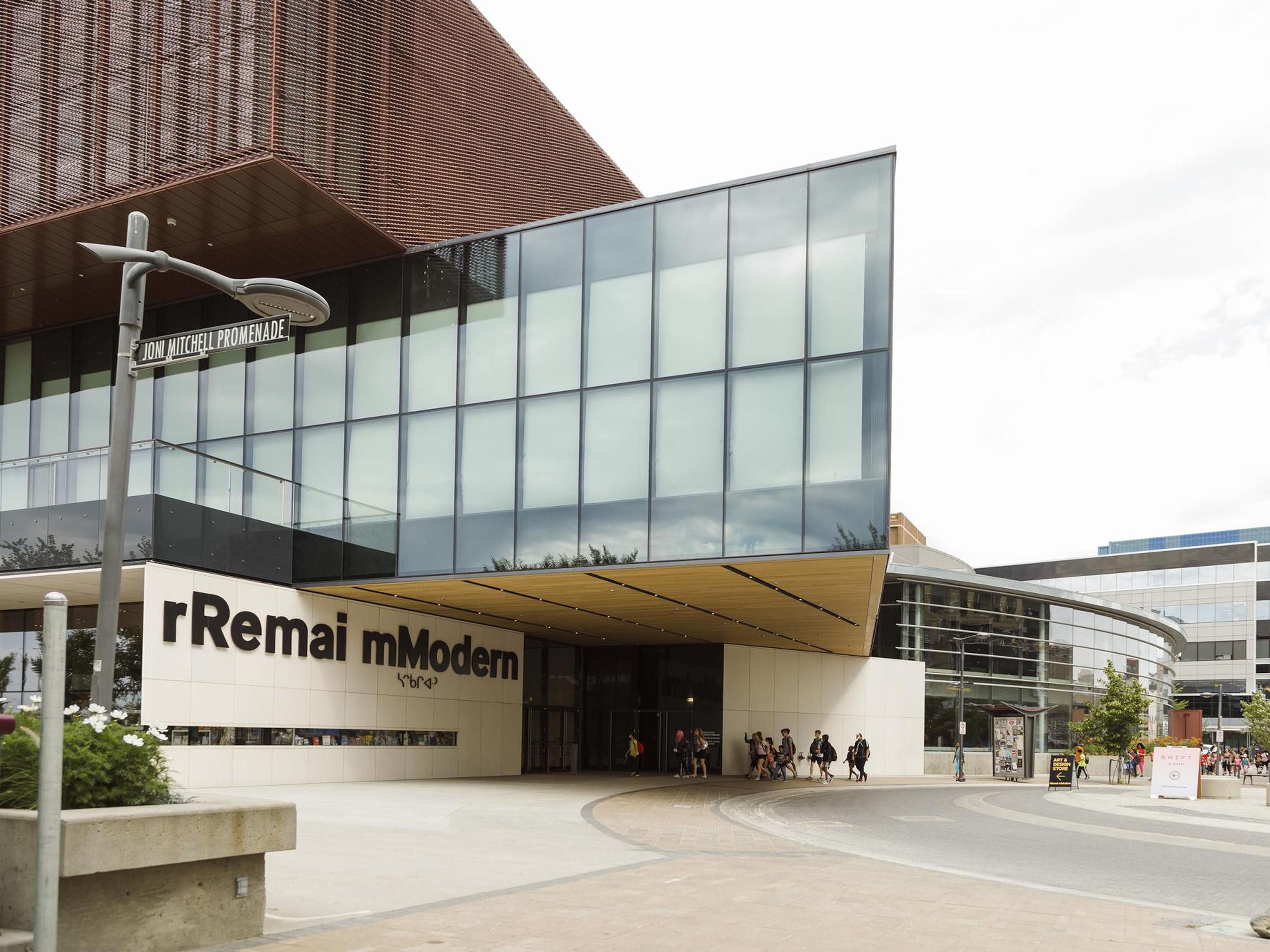 With so much to see and do in Saskatoon - make your stay unforgettable. We have prepared two itineraries that take the guess work out of "what to see and do". Plan your next getaway, stay local and enjoy!!