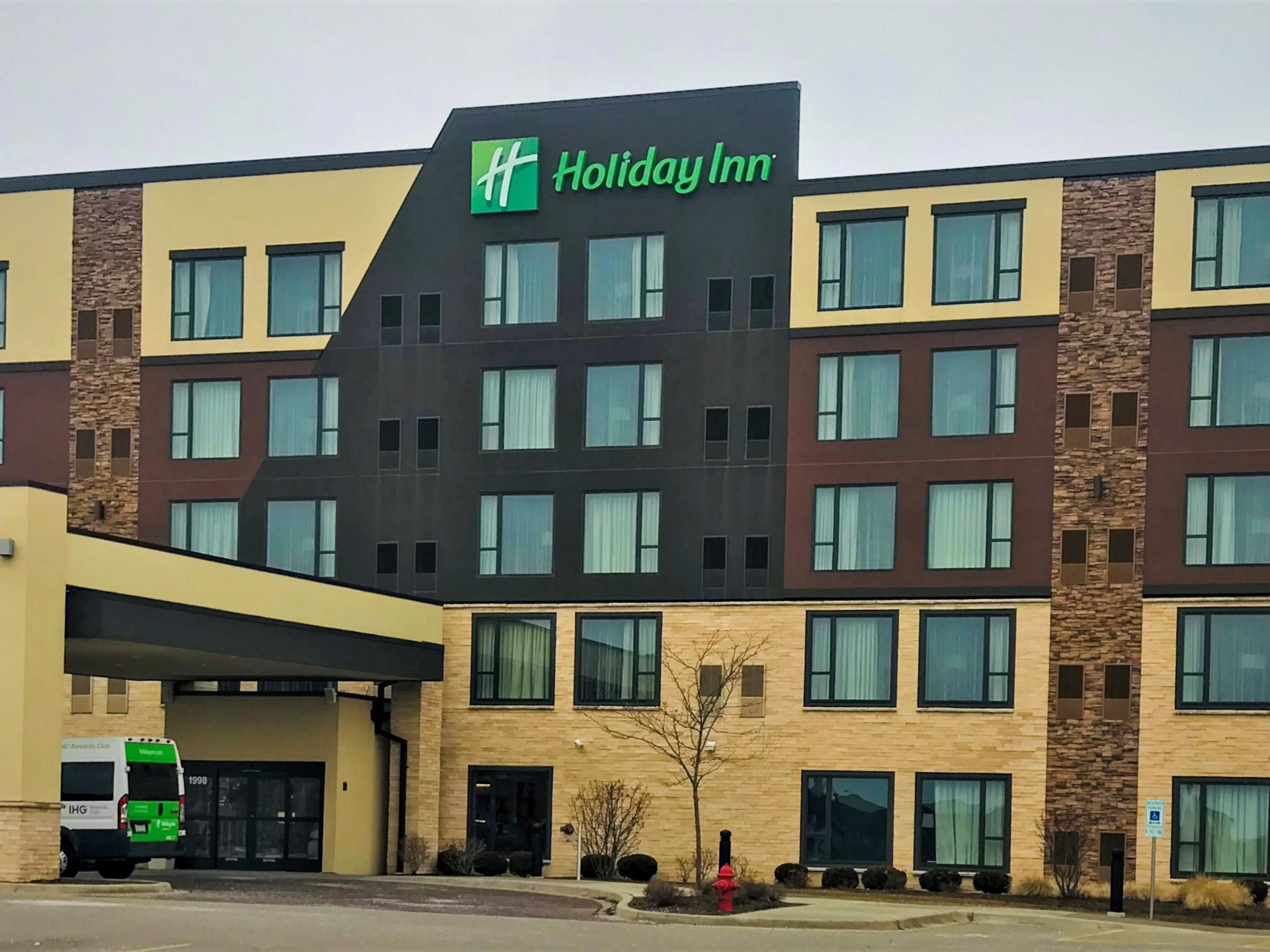 Our experienced planning specialists are here to support every stage of your event, from initial vision to final delivery, guaranteeing a personalized experience designed to meet your unique goals.