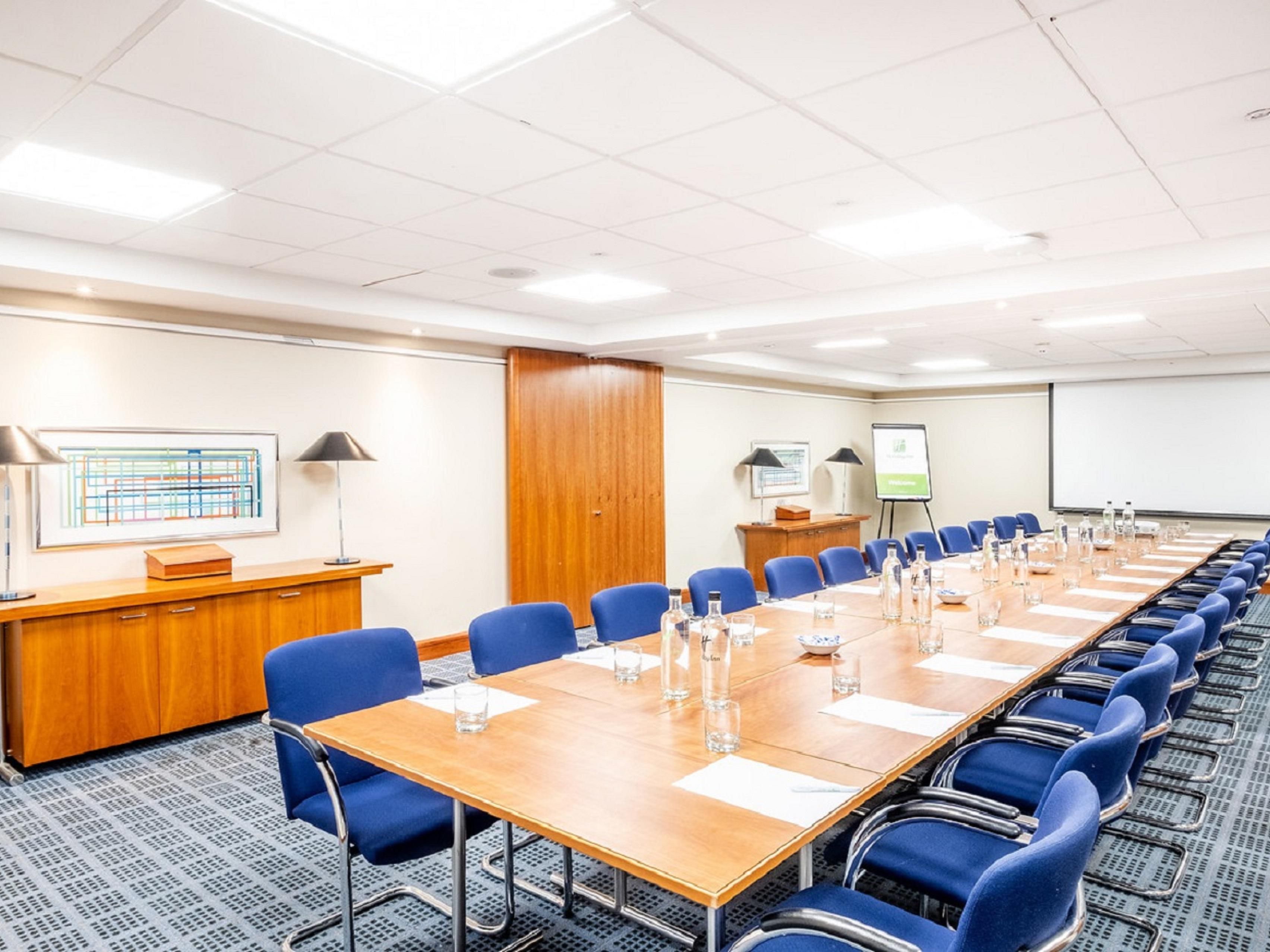Our Academy is the place to connect and celebrate. The event space benefits from air conditioning and natural day light. We offer syndicate rooms ideal for the smaller boardroom meetings or interviews. Our largest Academy Suite, the Arundel-Scotney, can accommodate up to 60 in cabaret or 150 for a drinks reception.