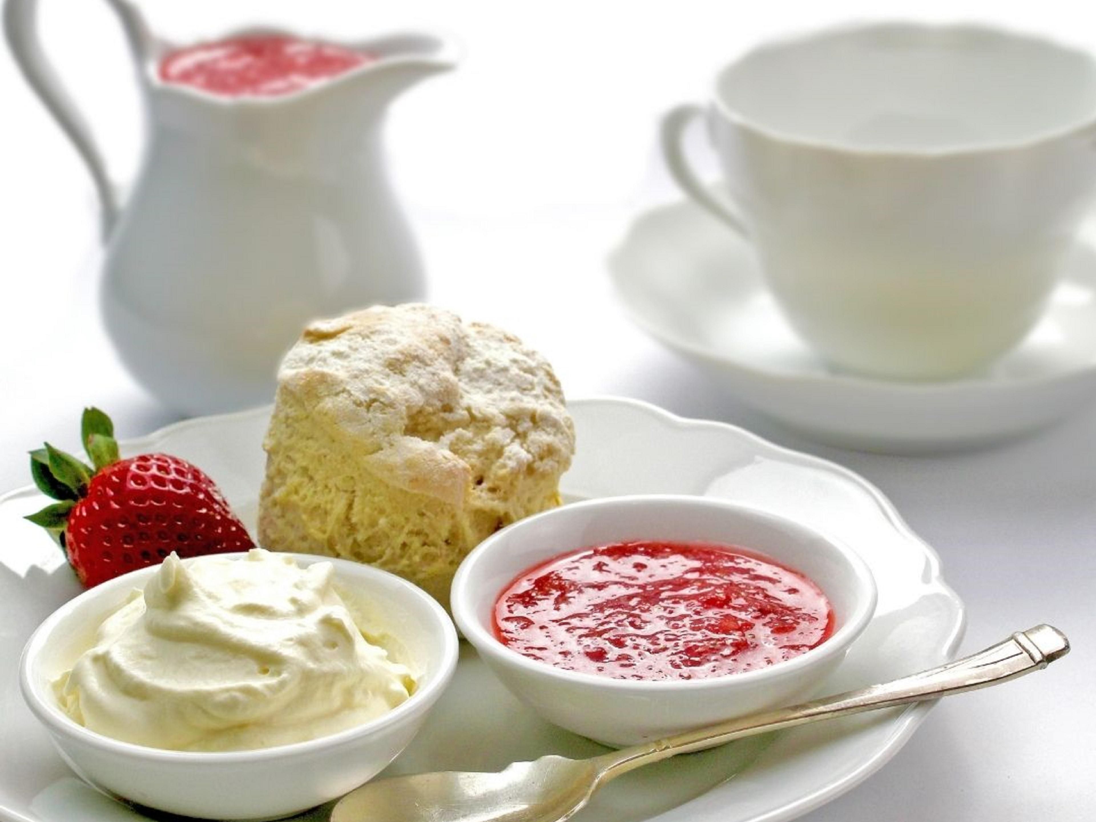 Afternoon tea is a lovely treat. Whether it’s a special occasion to celebrate or whether it’s just an excuse to get together over a cuppa and some cake. Add a touch of sparkle with a glass of bubbly. Our Garden Room and lounge are the ideal setting to relax and enjoy, not forgetting the courtyard for those sunny days. 
