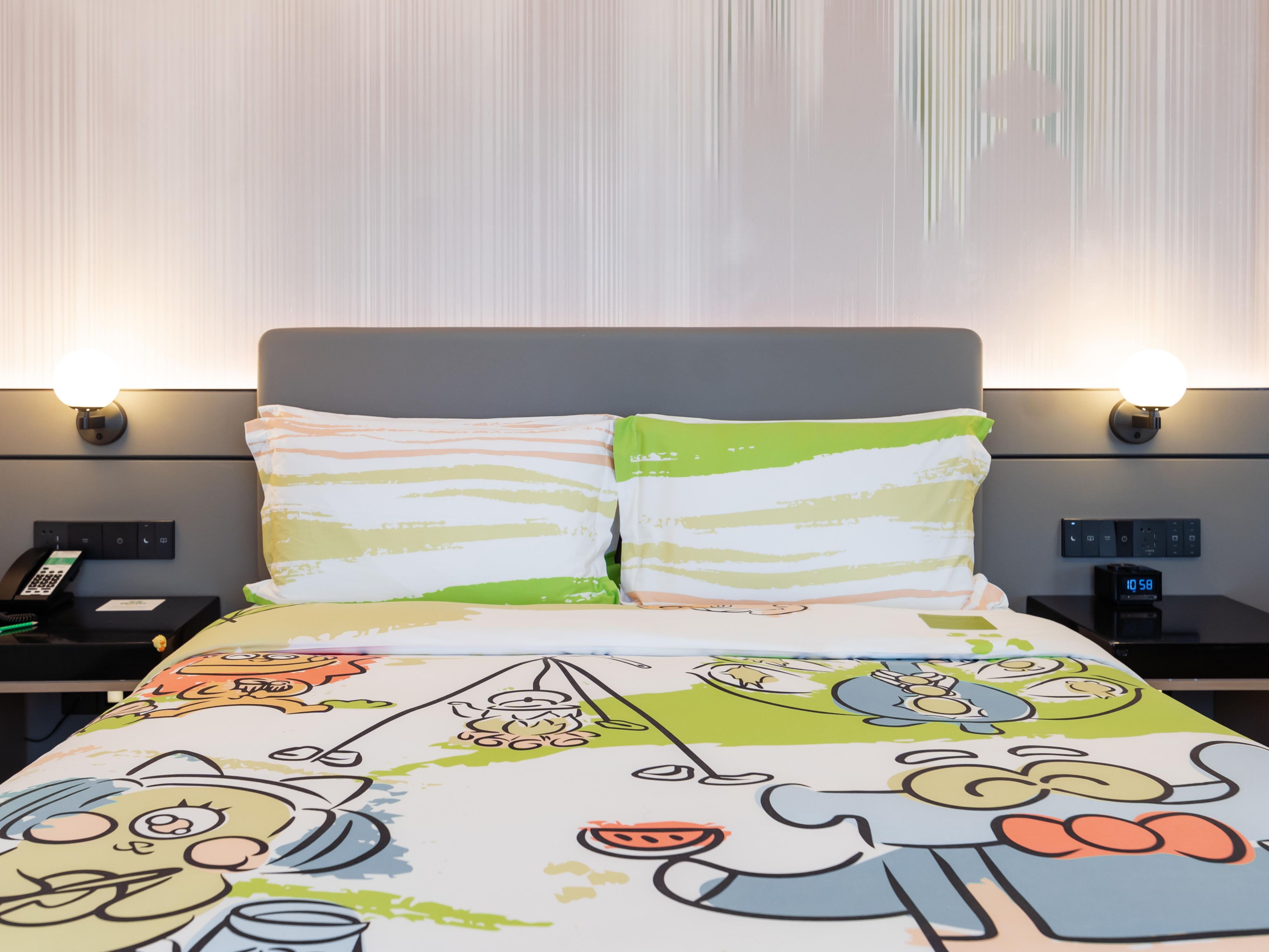 1 King 1 Single Suite Kids Theme