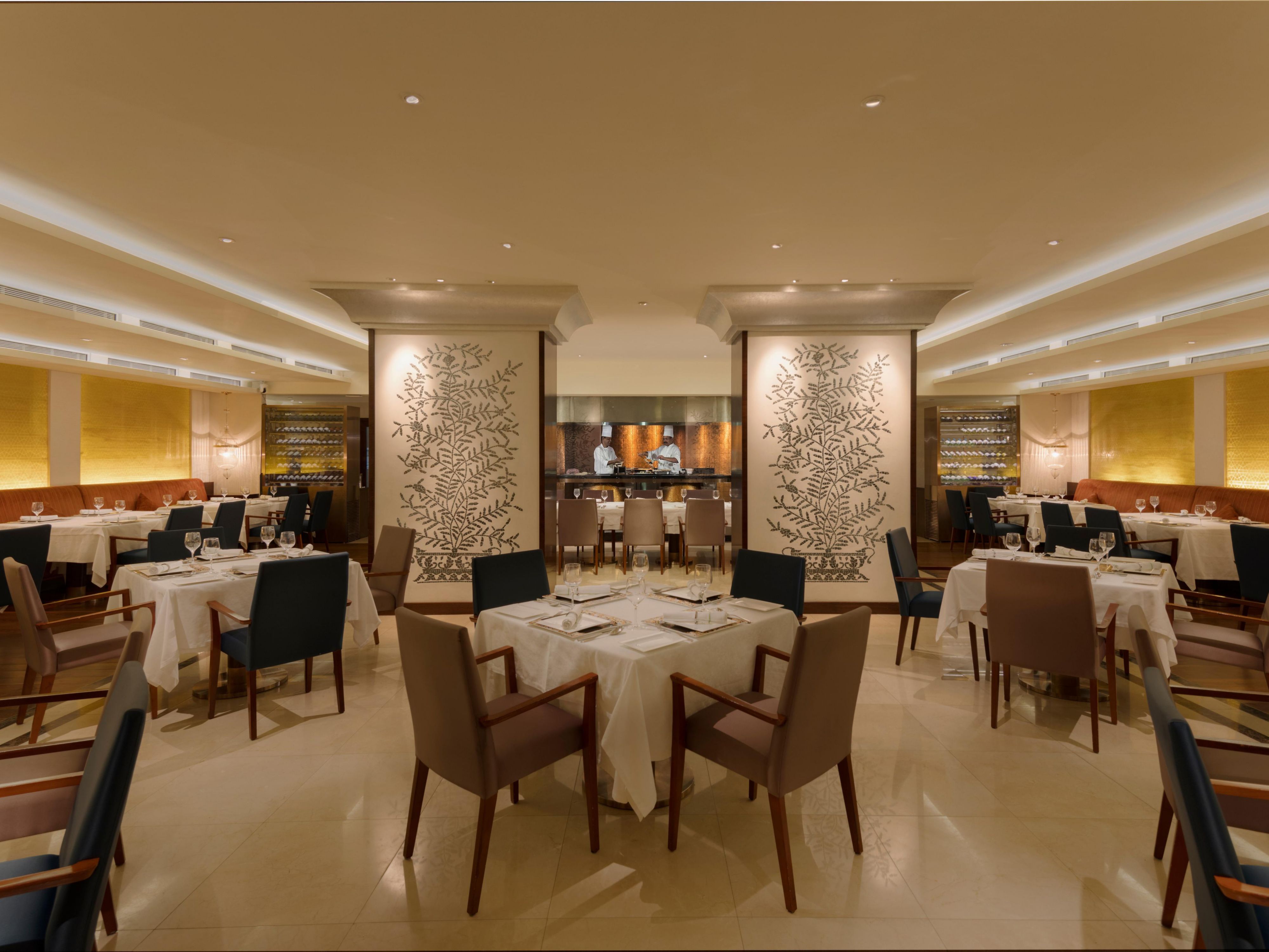 Wine and dine with authentic flavors at Singapore's most awarded Indian restaurant, Tandoor, indulge in Singapore's most sought after local & Asian buffet at Window on the Park, or unwind over a delightful afternoon high tea & tasty cocktails at Lobby Lounge & Bar after work or shopping. Whatever your craving, we have the right experience for you!