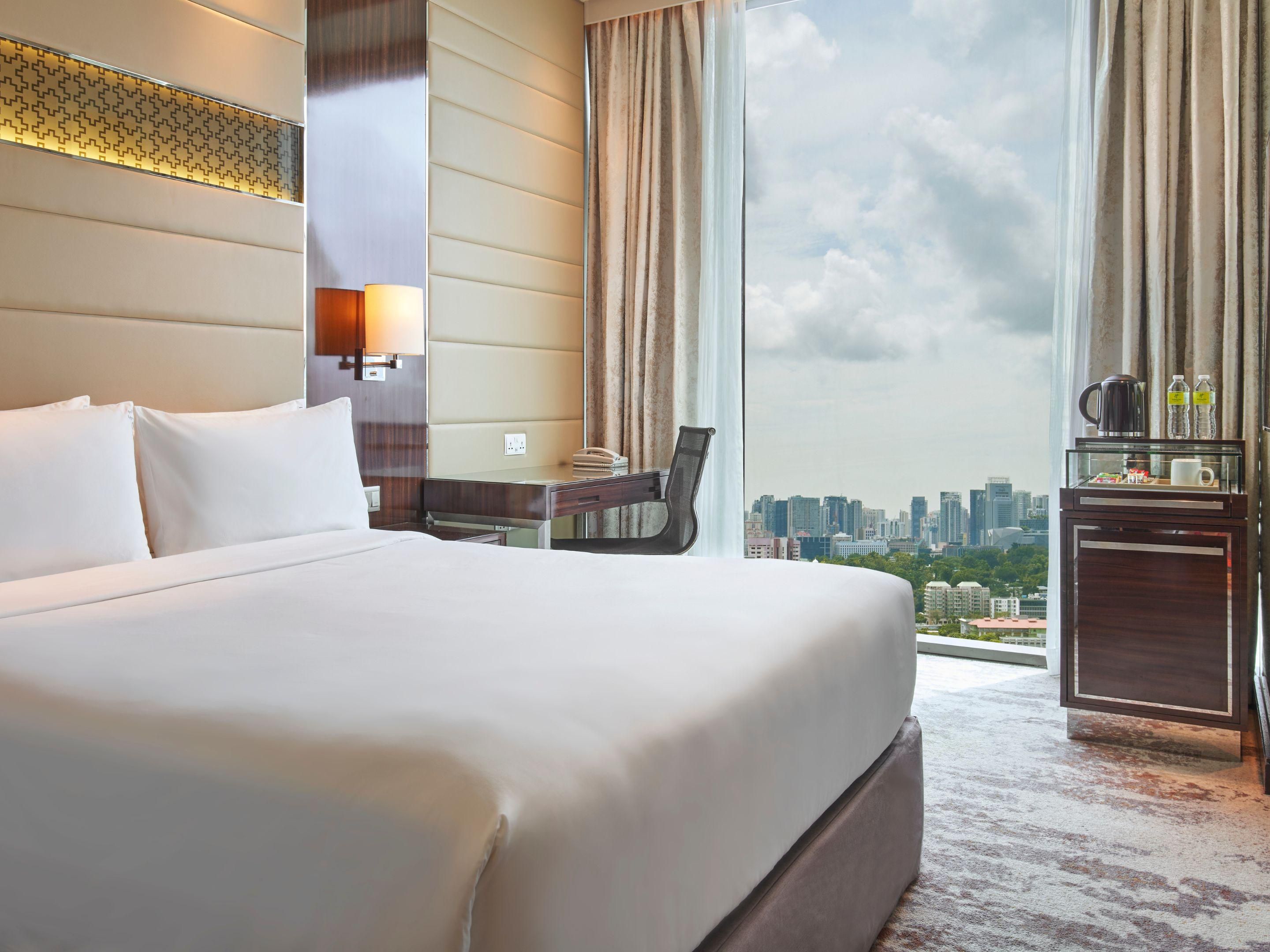 Standard Queen Room with City View