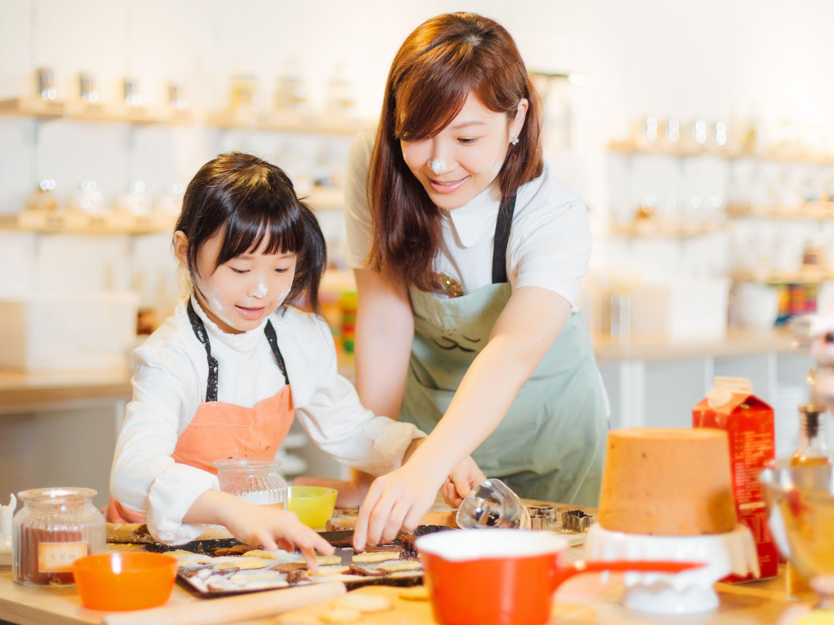 Experience the ultimate in relaxation at our hotel then dive into a DIY baking session at Home Baking Day Studio, located in City Square Mall, a street across our hotel.

Couple Bakecation includes stay and one easy-bake receipe
Family Bakecation includes stay and two easy-bake receipes

Secure your sweet escape today!