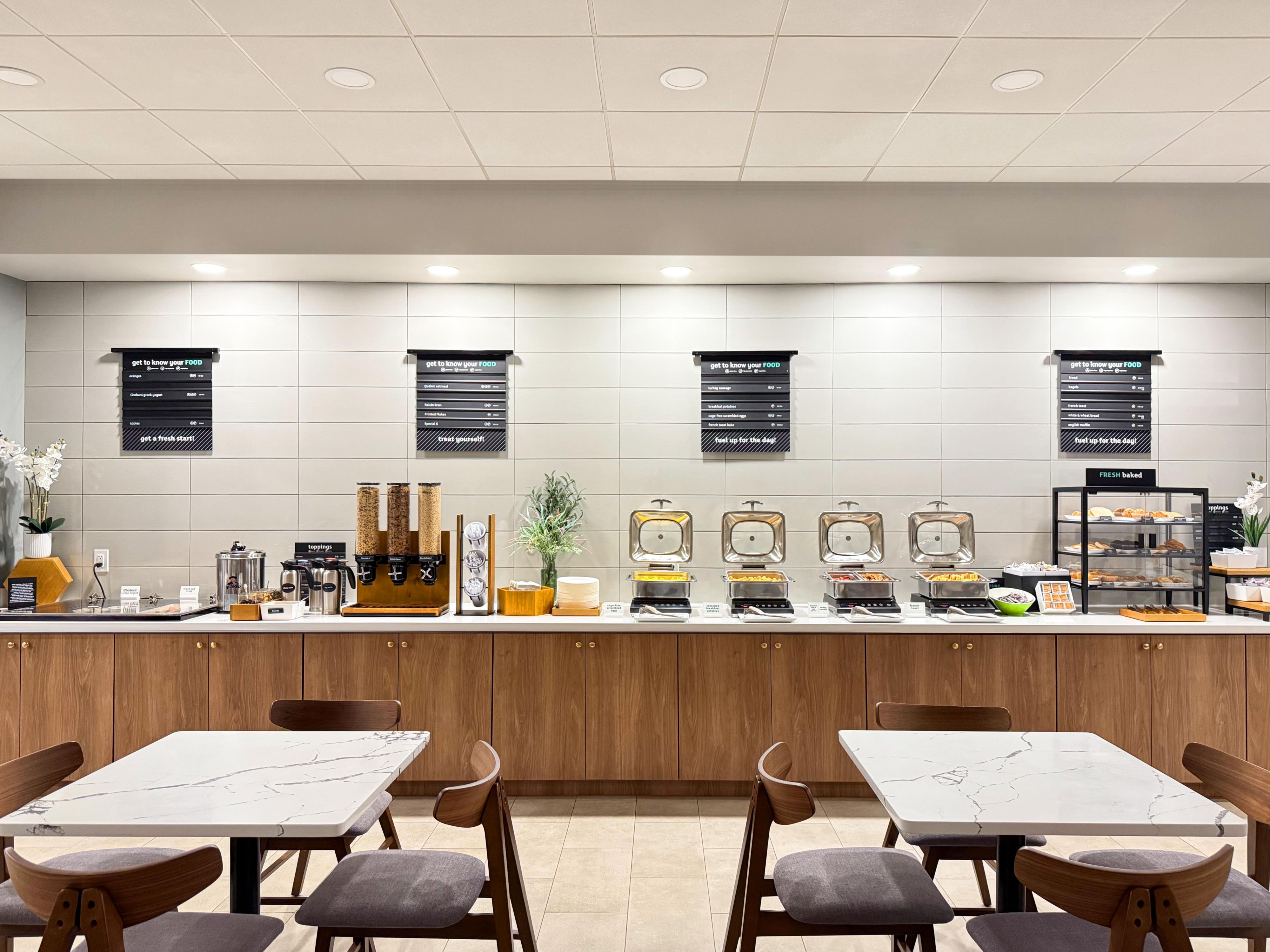 Enjoy convenient dining without leaving the hotel. Begin with a hearty breakfast at Continental Café, then savor bold fusion flavors at Inchin’s Bamboo Garden, a top destination for Chinese food in South Plainfield NJ. At Inchin's, sit at the bar in Plainfield NJ, and relax, socialize, or toast the day’s adventures.