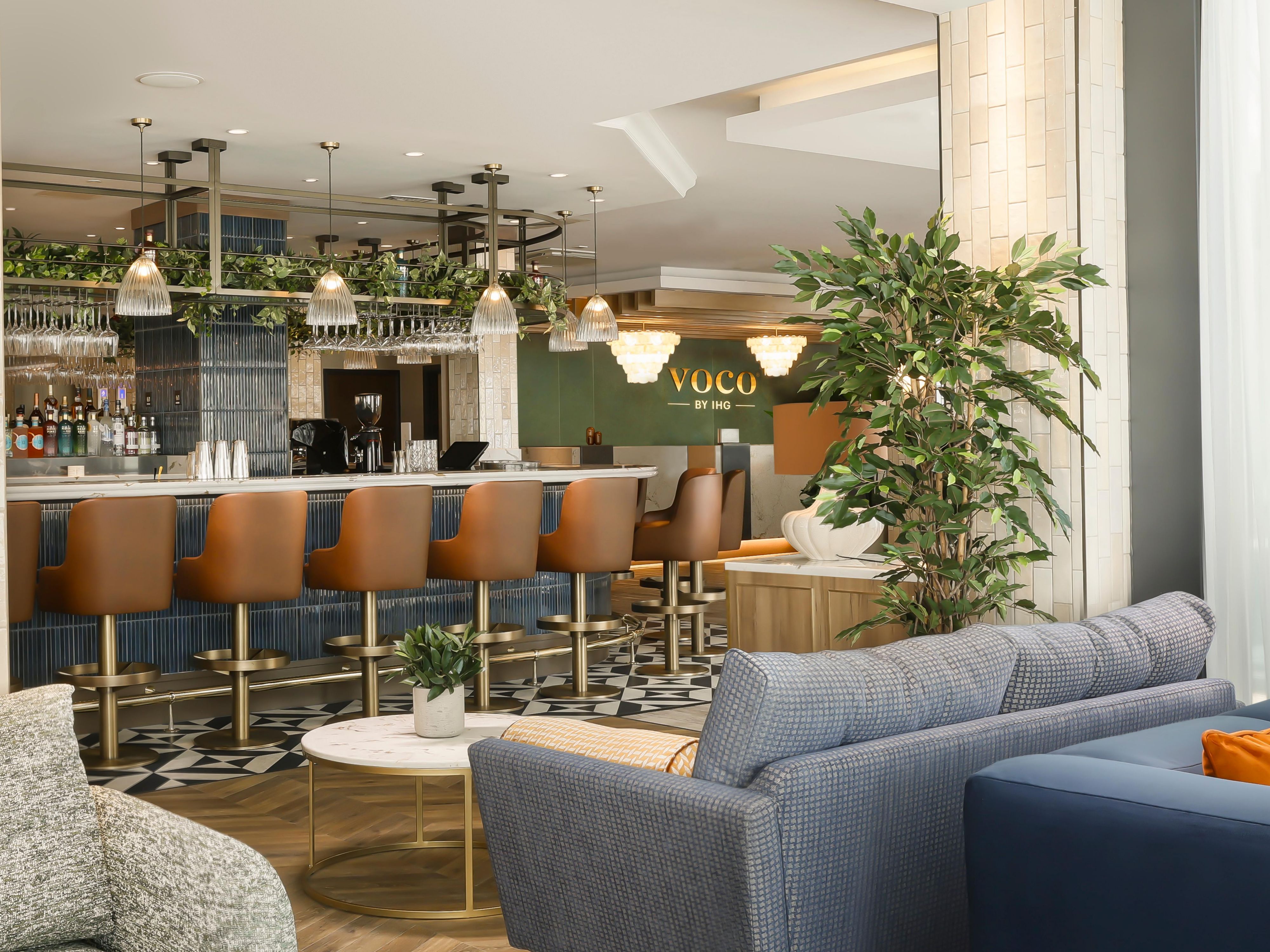 Nestled by historic Gate 8, Atlantic Gate blends cruise-liner elegance with bold, fresh seafood. Enjoy indulgent breakfasts, open-grill lunches, and crafted cocktails in a vibrant setting. With an open kitchen and terrace seating, every visit is a true occasion. Book your table today!