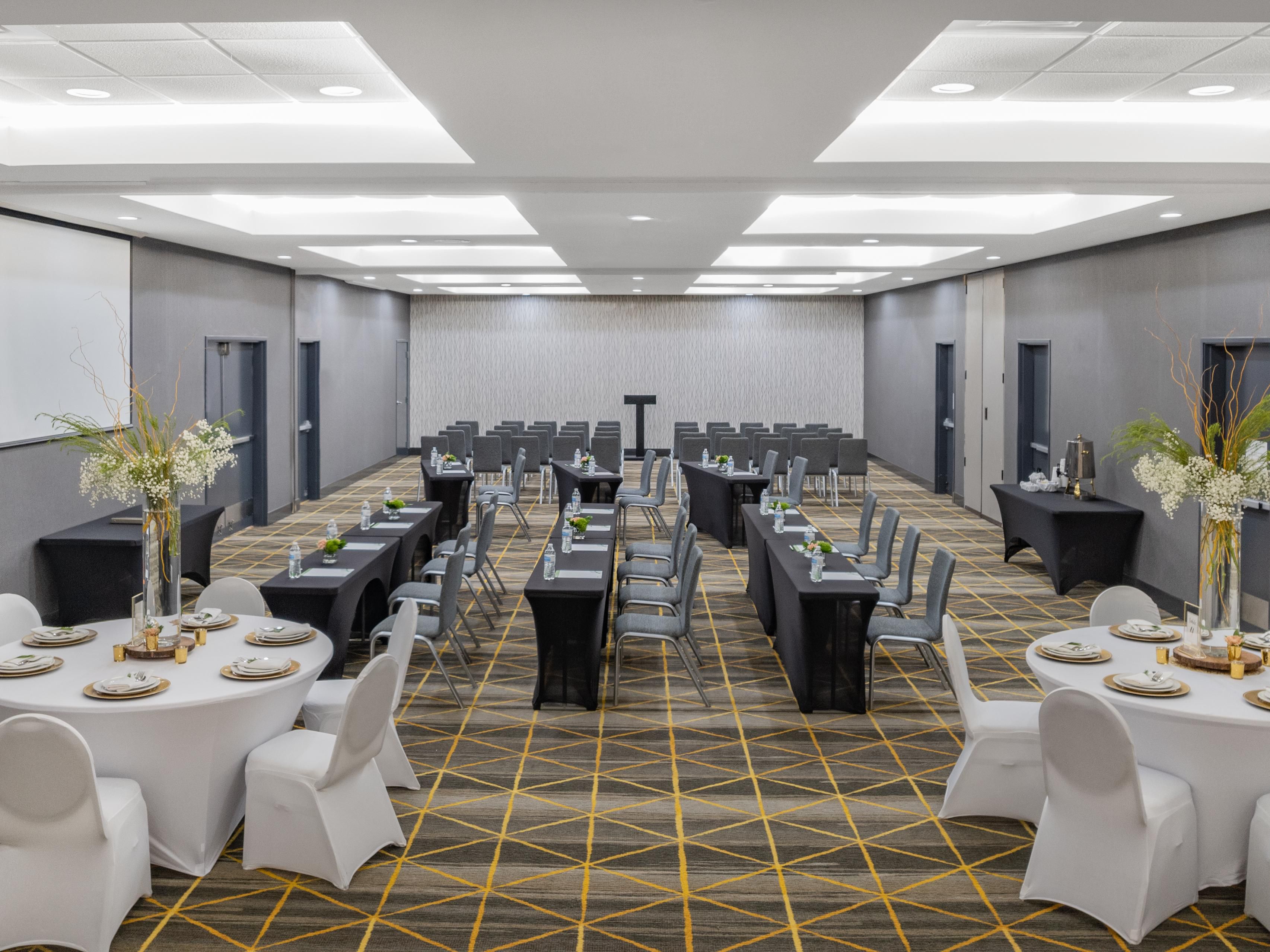 Host Memphis meetings and Southern celebrations in our 2,800 sq ft of flexible event space for up to 200 guests. From intimate gatherings to grand galas, we provide the perfect space for every occasion. With AV equipment, catering, and customized services, we ensure your event is a seamless and unforgettable experience from start to finish.
