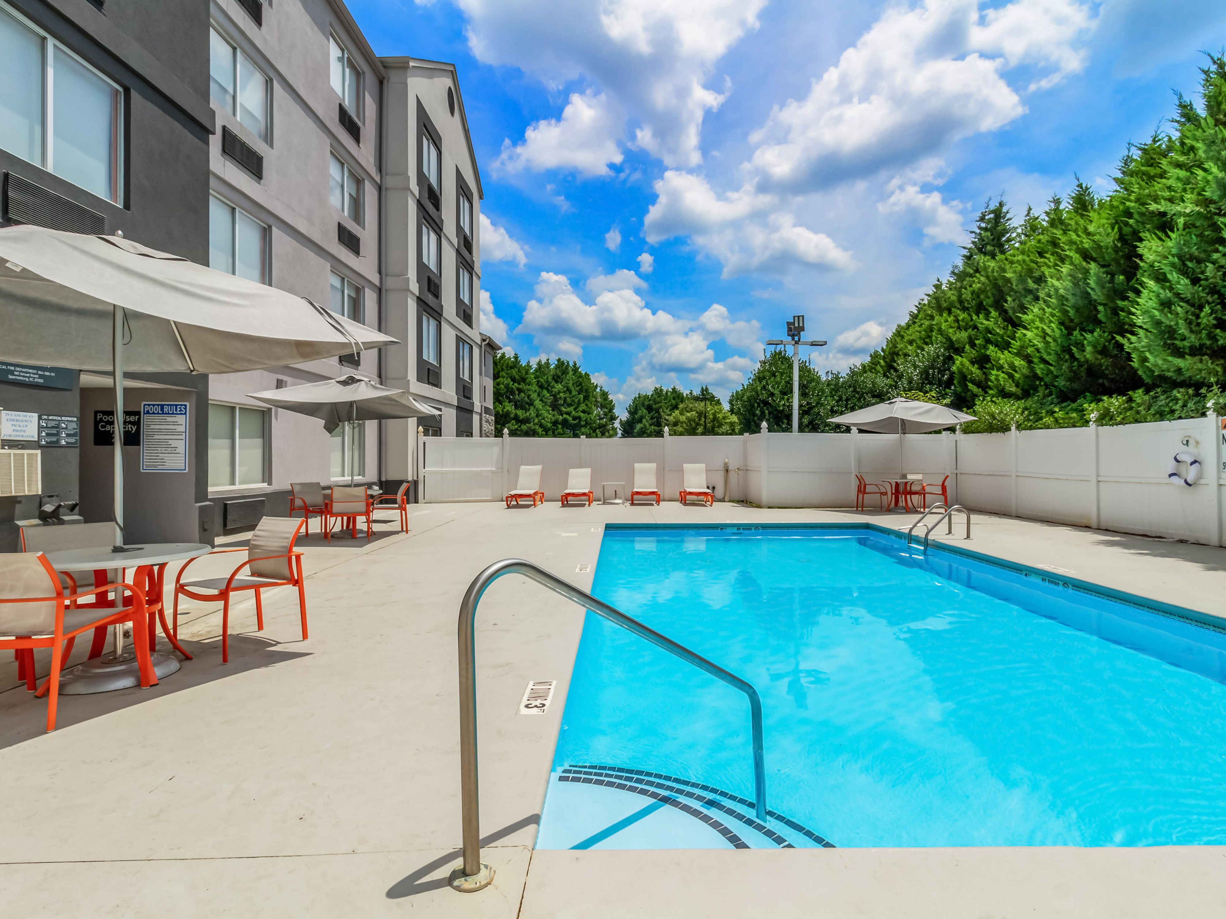Whether you energize your morning with a refreshing swim or wind down the day with a soothing soak, our sparkling outdoor pool provides the perfect retreat. Open from Memorial Day to Labor Day, our facilities are thoughtfully designed to promote both recreation and relaxation. Our pool is open daily from 9:00 AM to 9:00 PM. 
