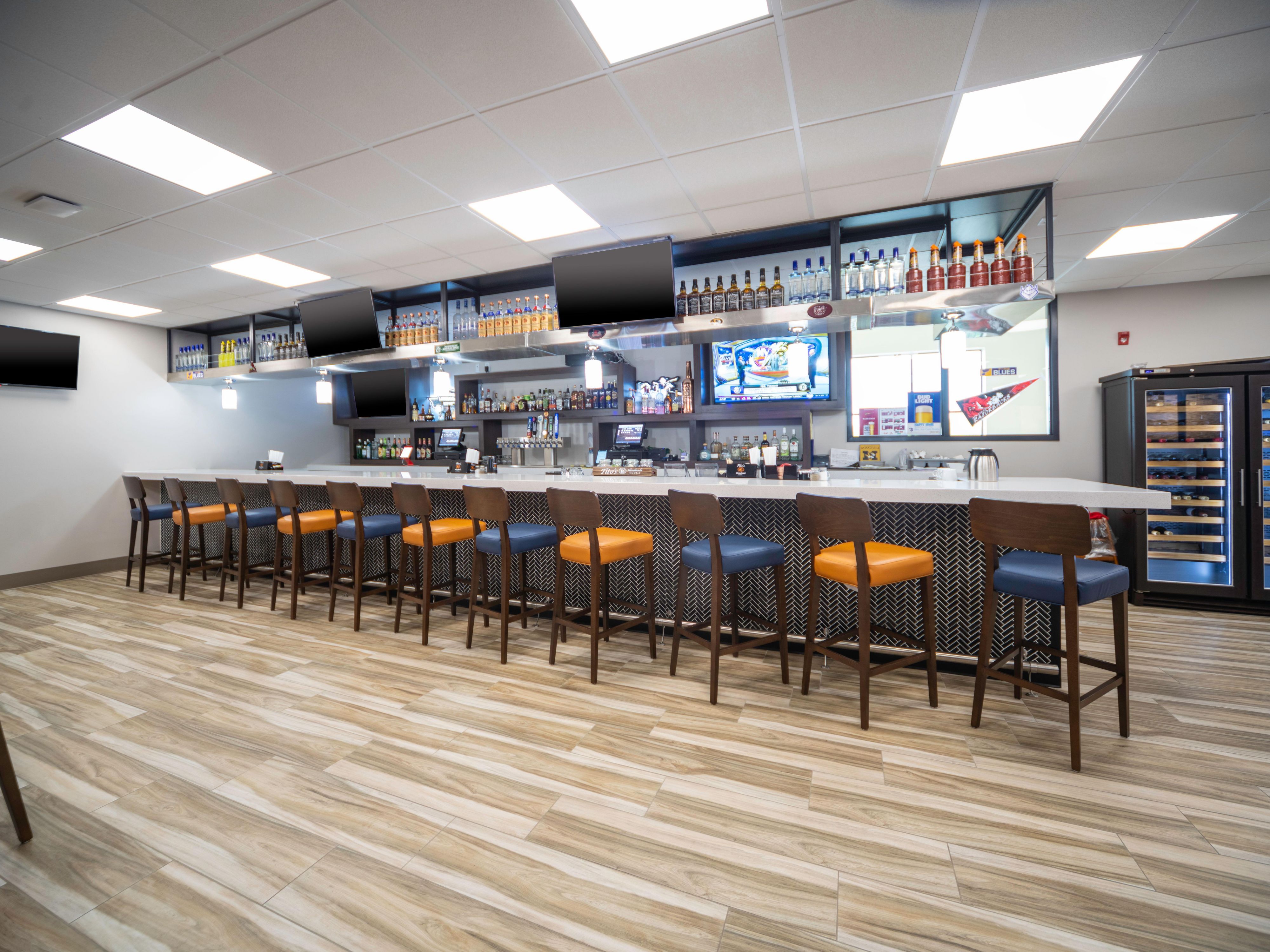 The Bracket Room blends a chic ambiance with innovative small plates and cutting-edge technology to create an upscale sports lounge experience. The perfect spot for game day action, dining, and drinking on custom-built bar stools, surrounded by TVs. For a more intimate experience, Bracket Room features a VIP area. Plus, kids under 12 eat free!