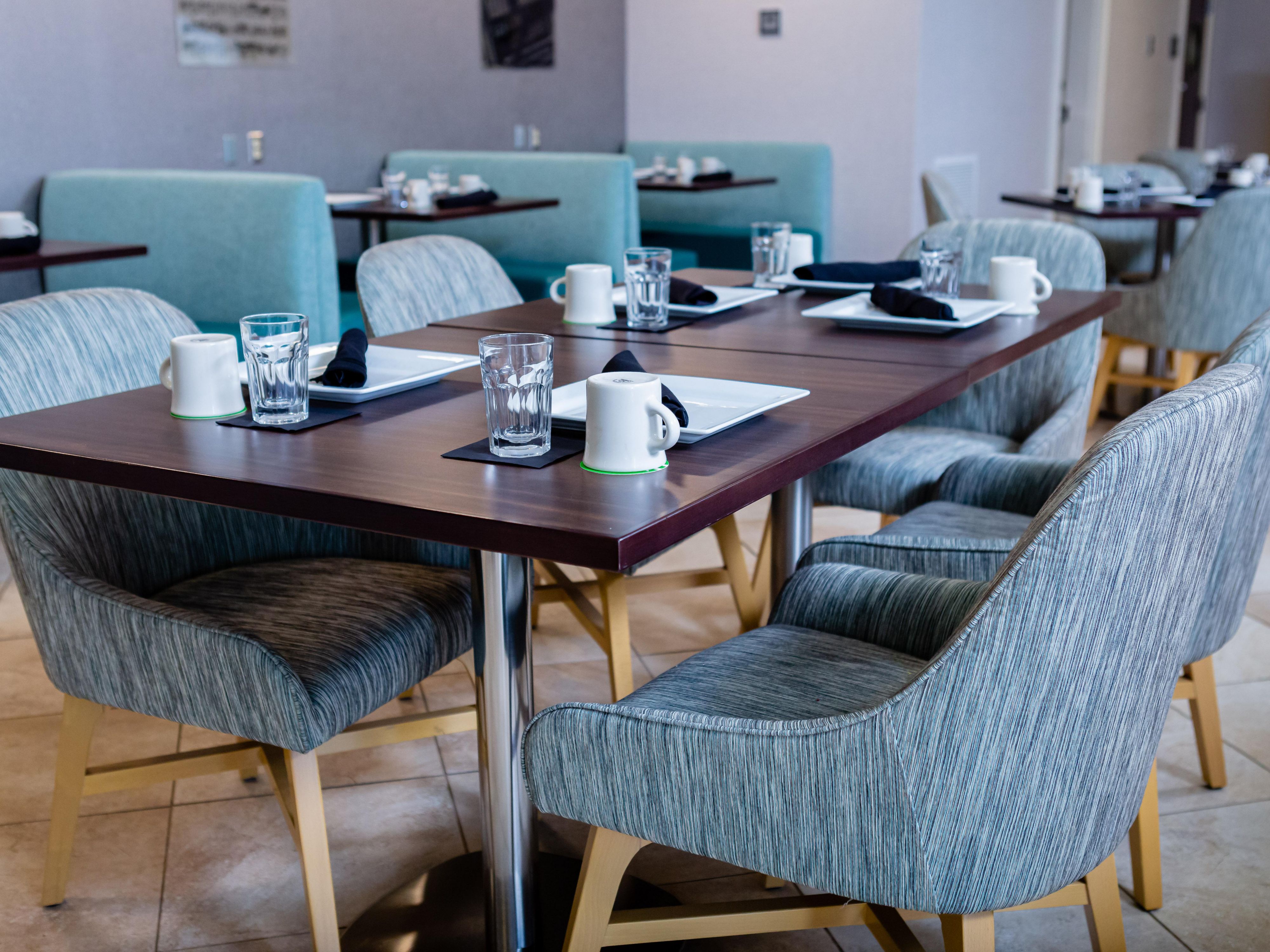 Treat yourself to enticing food and drink options at Emma's Restaurant & Lounge, located right here in the hotel. Start your day with a delicious breakfast from our full-service restaurant. While the breakfast buffet isn't complimentary, it offers great value and convenience to fuel up before a busy day.