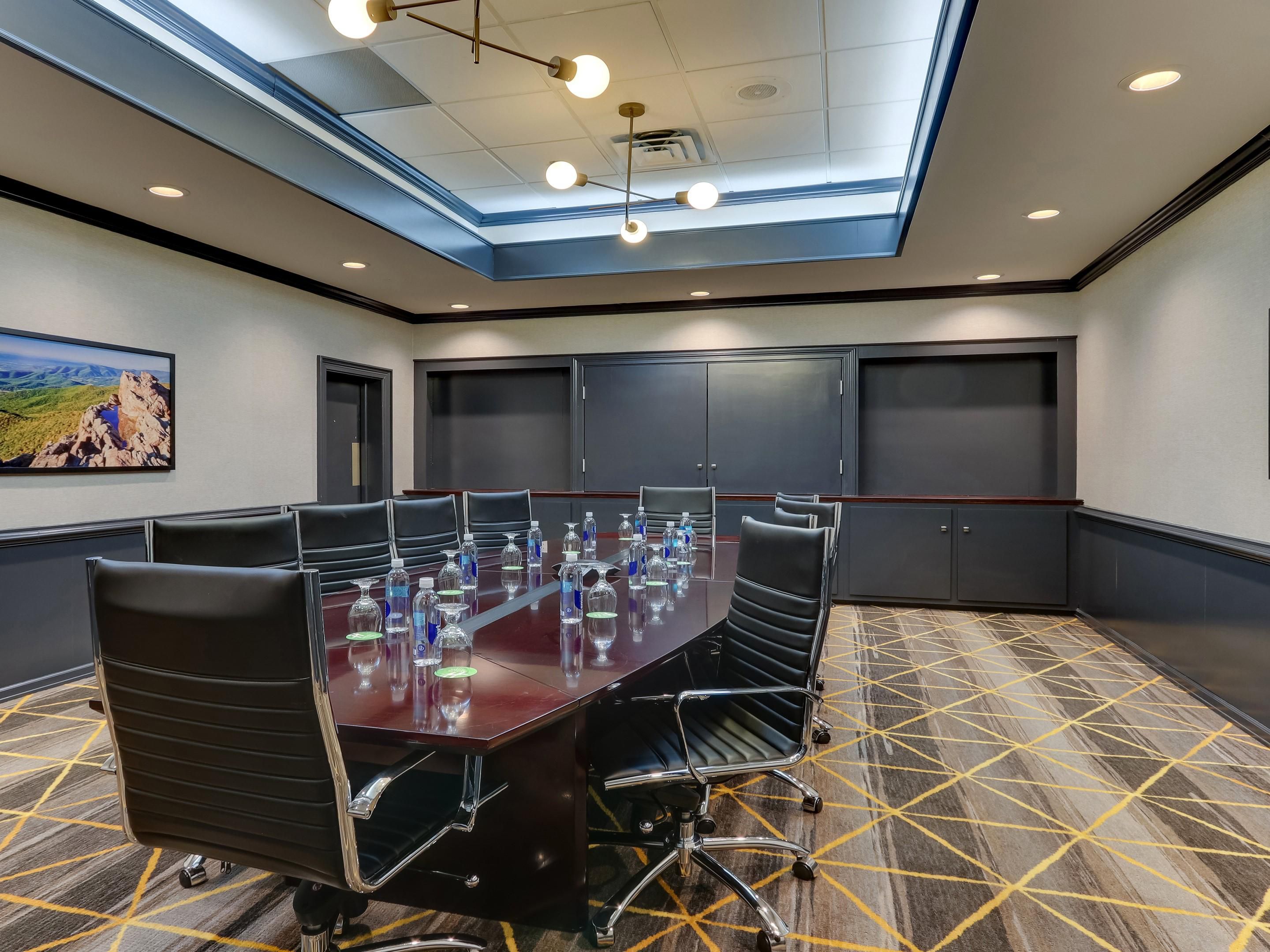 
Whether you're planning your first meeting or you're a pro, we make booking easy. With flexible spaces, seamless service, and all the essentials covered, you can focus on creating meaningful moments. Let us handle the details, so you can