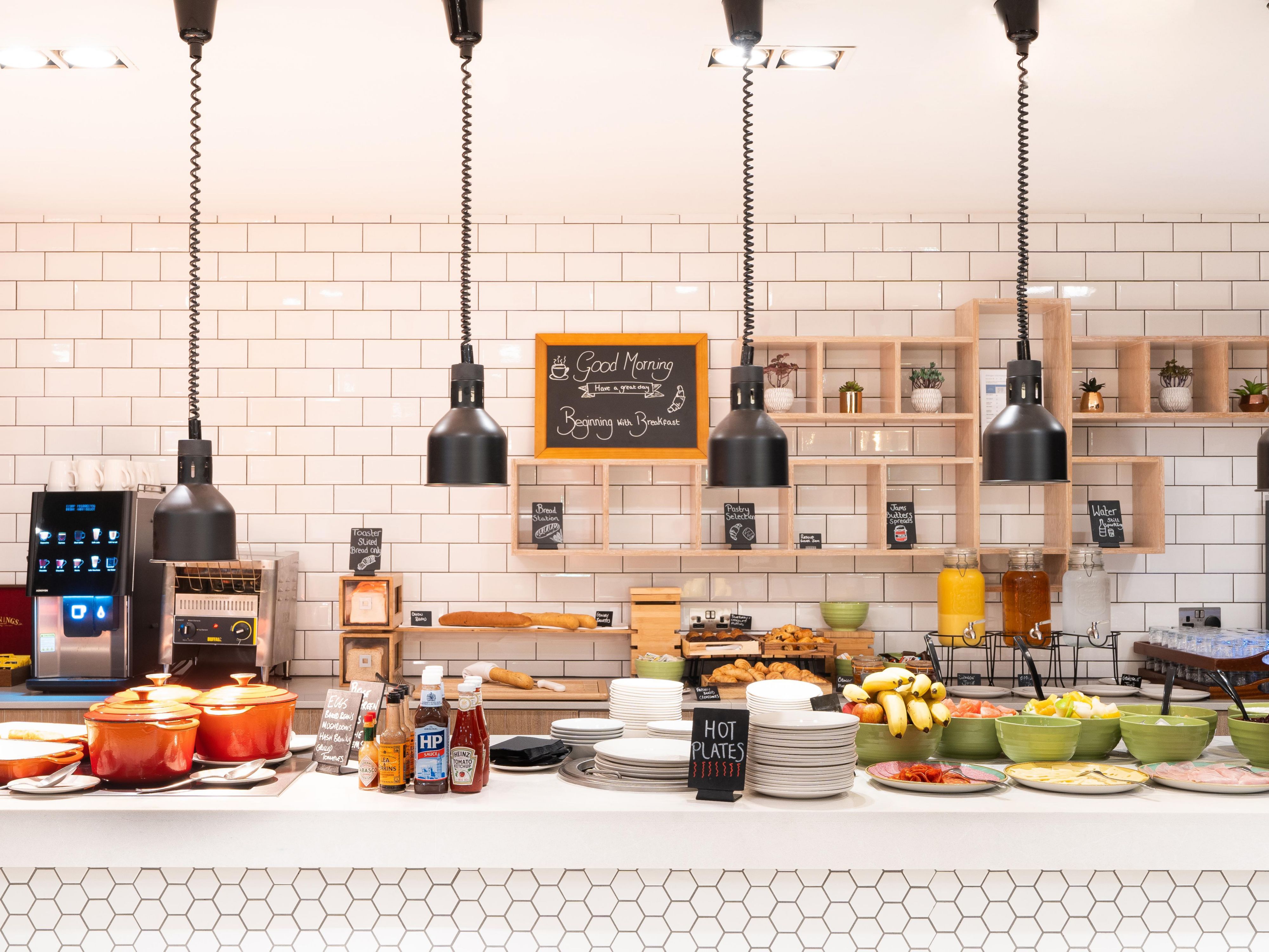 Enjoy dishes from Destinations around the world – our on-site restaurant offers a wide range of dishes to suit all tastes and preferences. Relax at our 24-hour bar with Sky and BT Sports.