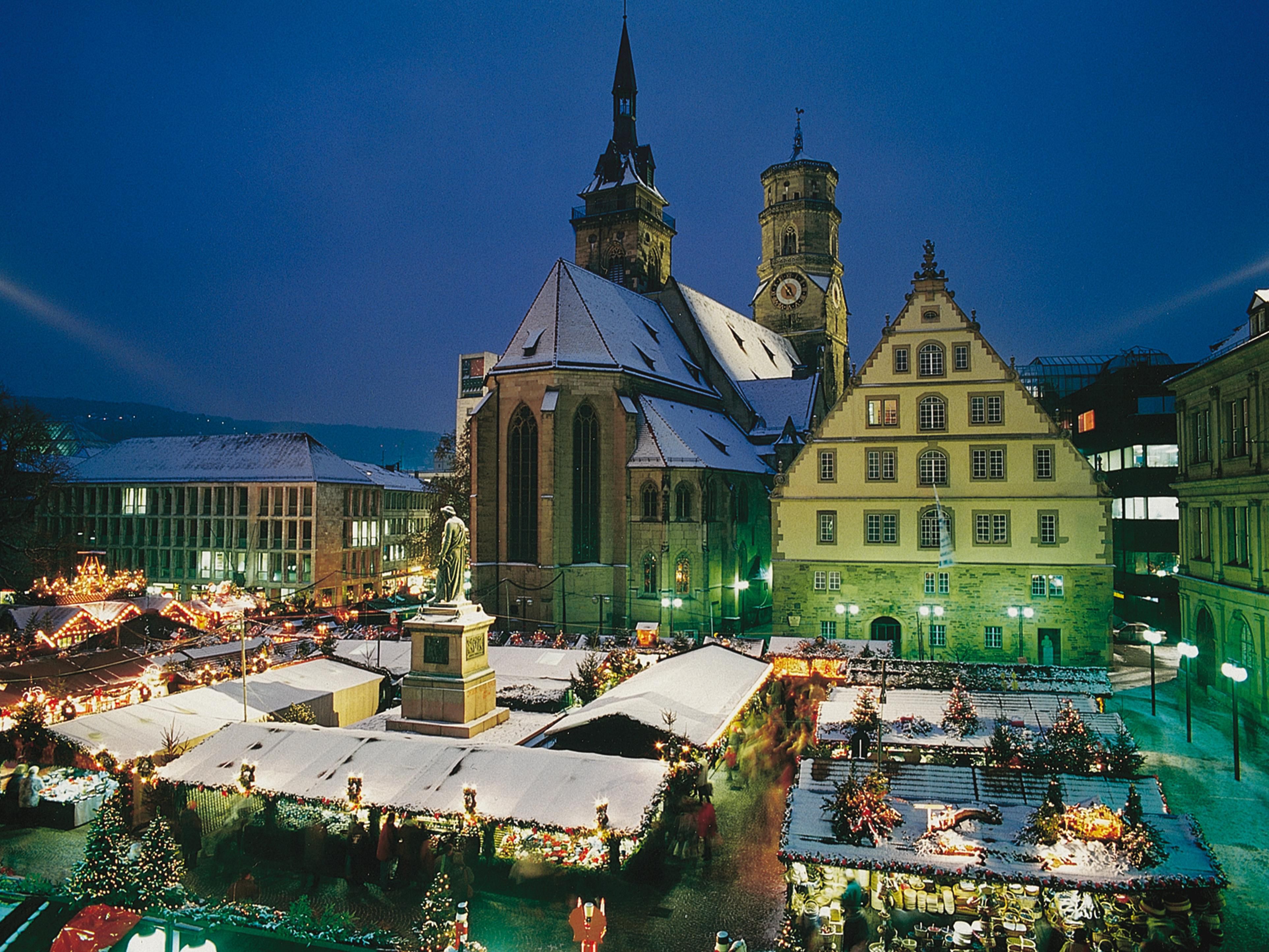 Treat yourself to a magical Advent getaway in Stuttgart and experience the charm of the pre-Christmas season with convenient access to one of Germany’s most iconic holiday events. After a day exploring Stuttgart’s holiday highlights, return to your hotel for warmth and relaxation.
