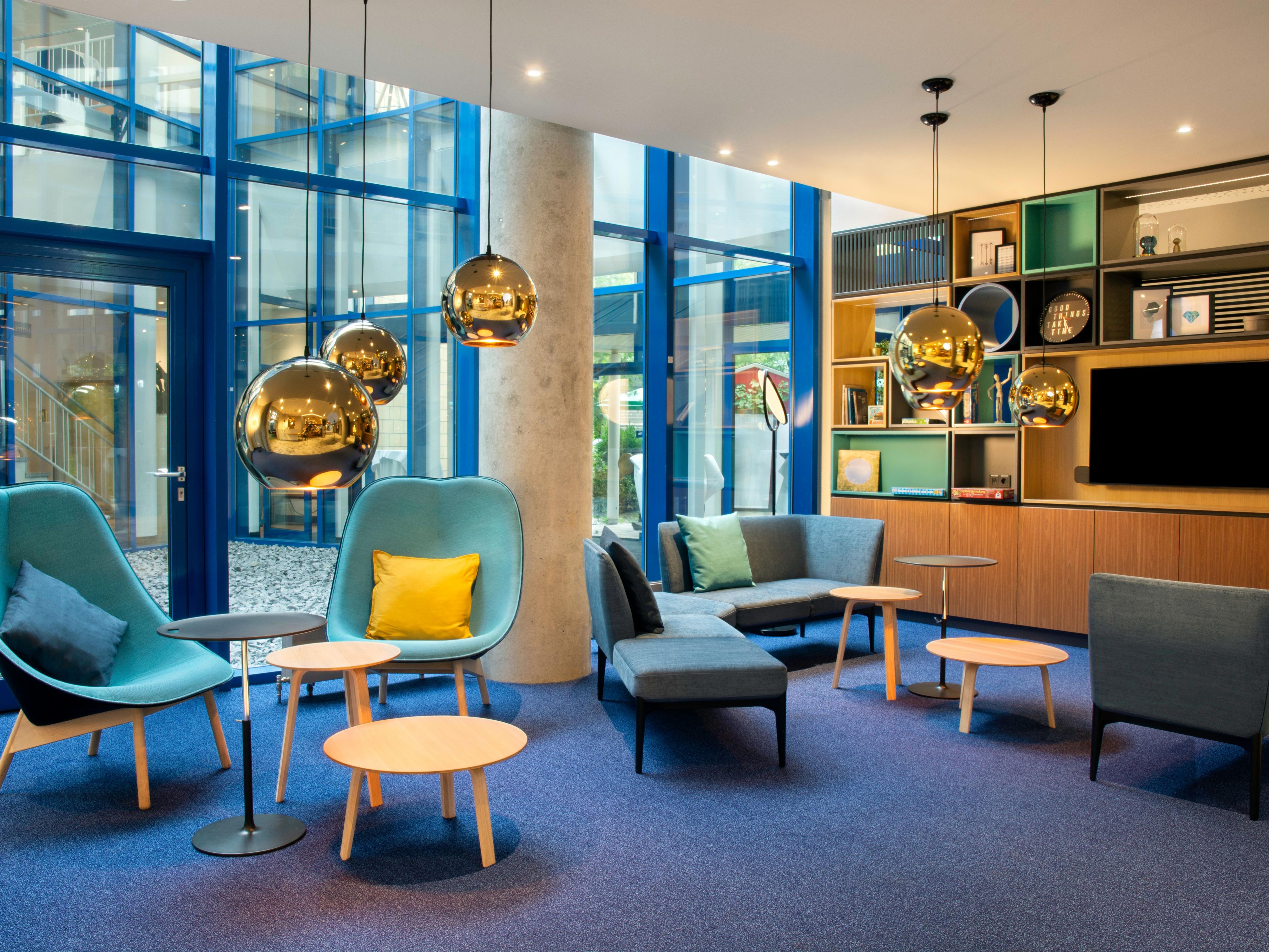 Take a virtual tour of Holiday Inn Stuttgart and experience comfort like never before! Explore our cozy rooms, modern amenities, and welcoming spaces—all from the comfort of your screen. Start imagining your next stay with us!