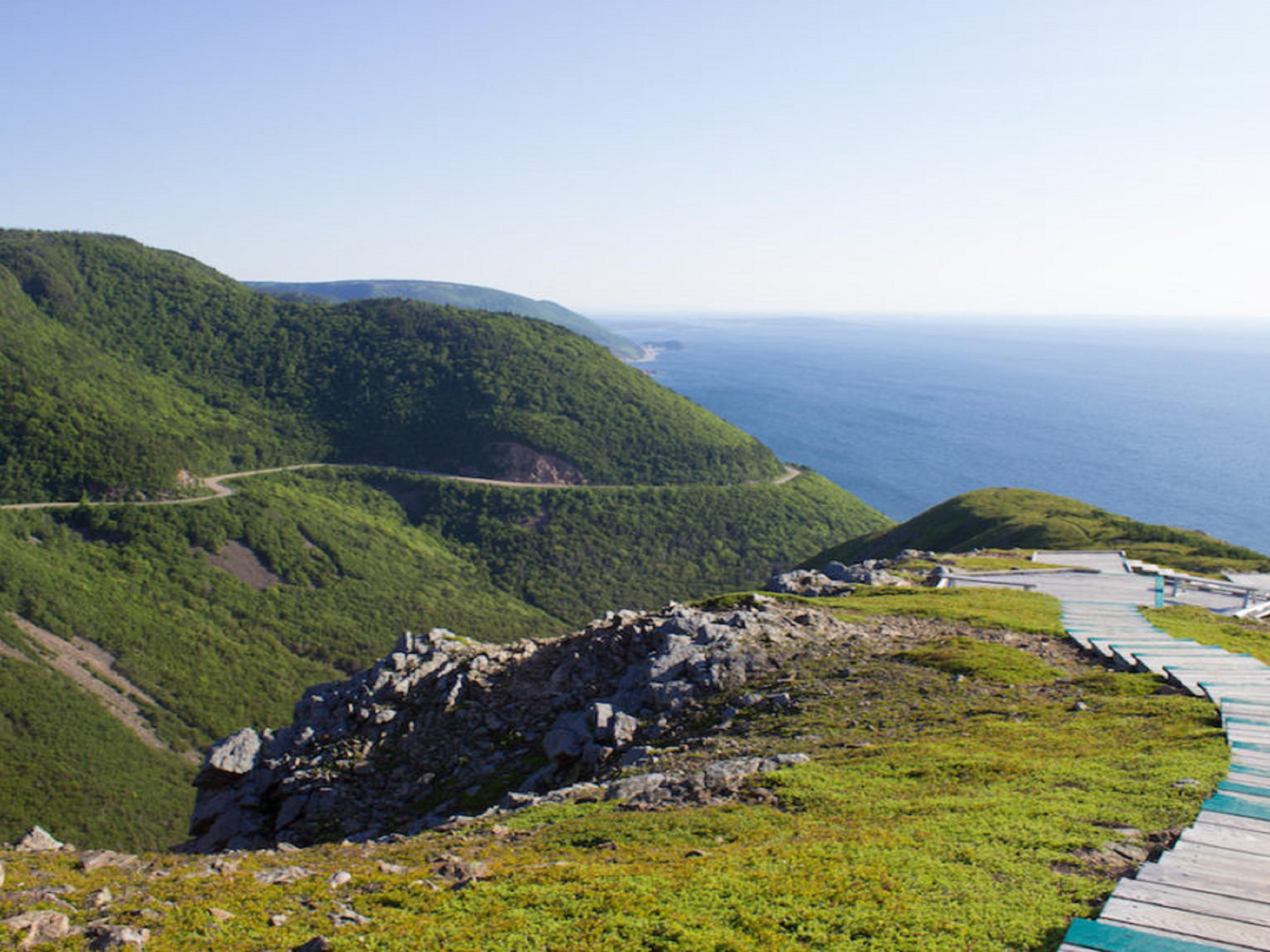 Discover the breathtaking Cabot Trail, where stunning coastal views and vibrant fall foliage await! Just a short drive away, Holiday Inn Sydney offers a perfect retreat with modern comforts and exceptional service. After a day of exploring, unwind in our cozy accommodations and enjoy delicious dining options. Experience the beauty of Cape Breton!