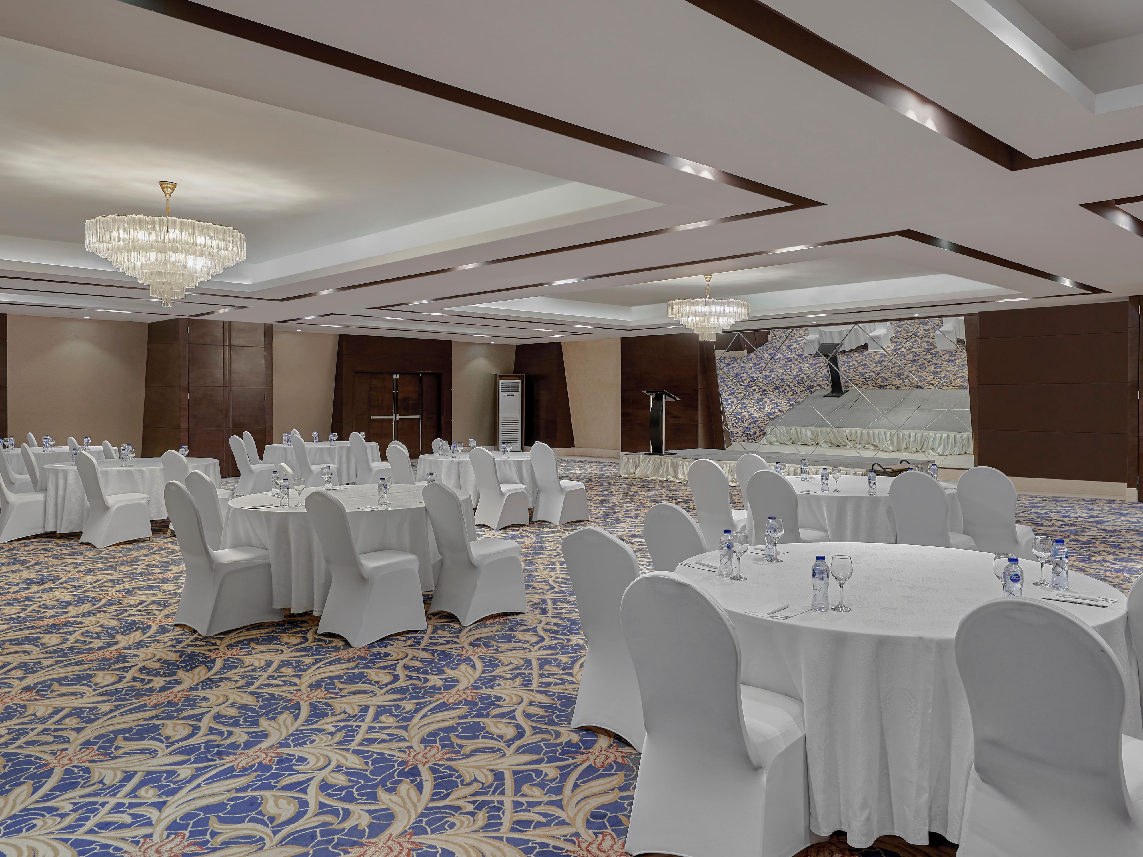 Our Tabuk Pavilion Hall is meticulously crafted for a range of occasions, serving as an elegant venue for weddings, corporate conferences, or meeting room for social gatherings. This versatile hall offers ample space to enhance every event. Additionally, our Makarem Hall and VIP Meeting and Conference Rooms are equipped to provide flexible options.