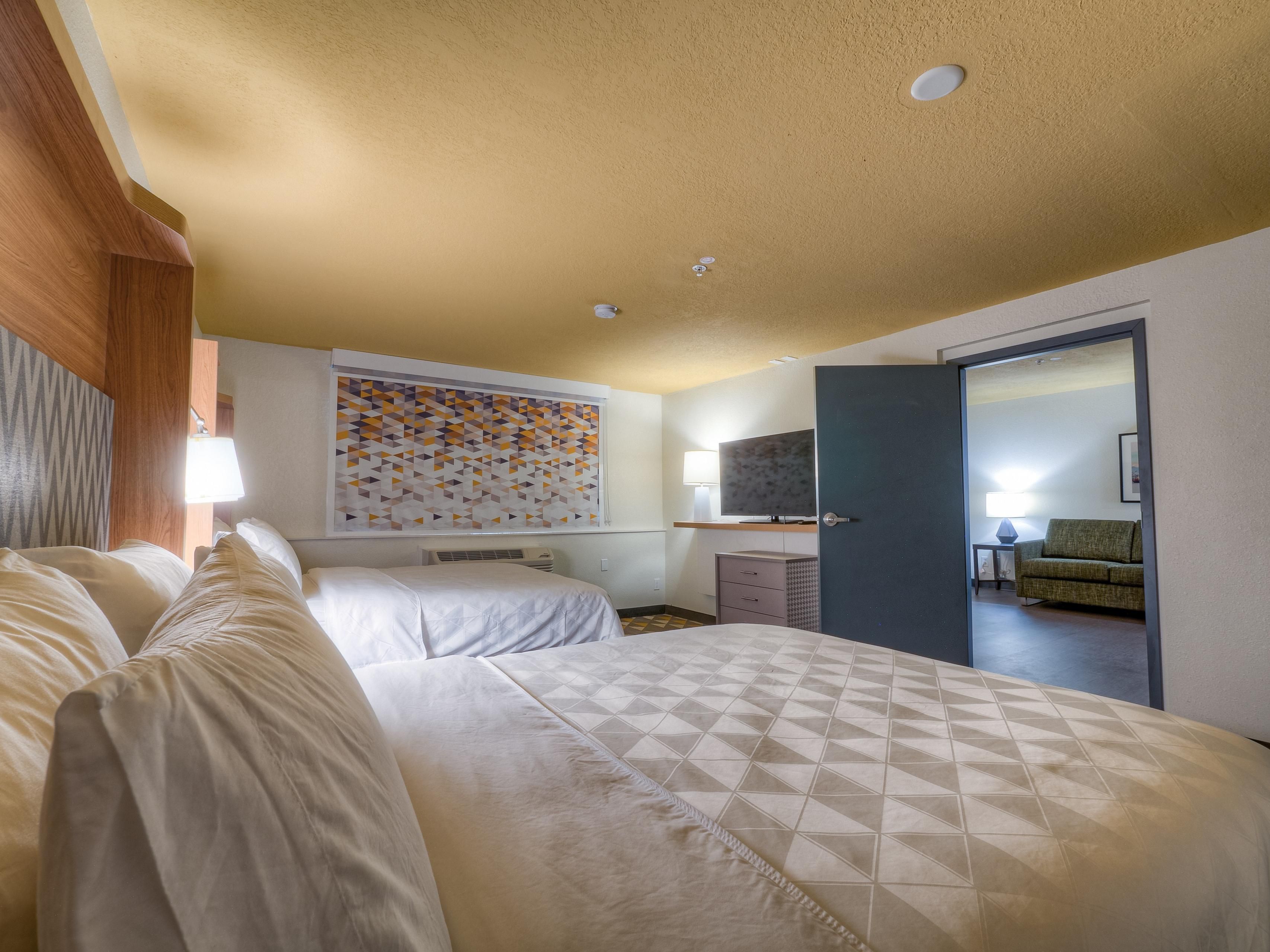 Our hotel is less than 3 miles from the largest shopping mall in Tacoma.  The Tacoma Mall features Nordstrom, H&M, Apple, lululemon, Build-A-Bear, Sephora and great dining options. 