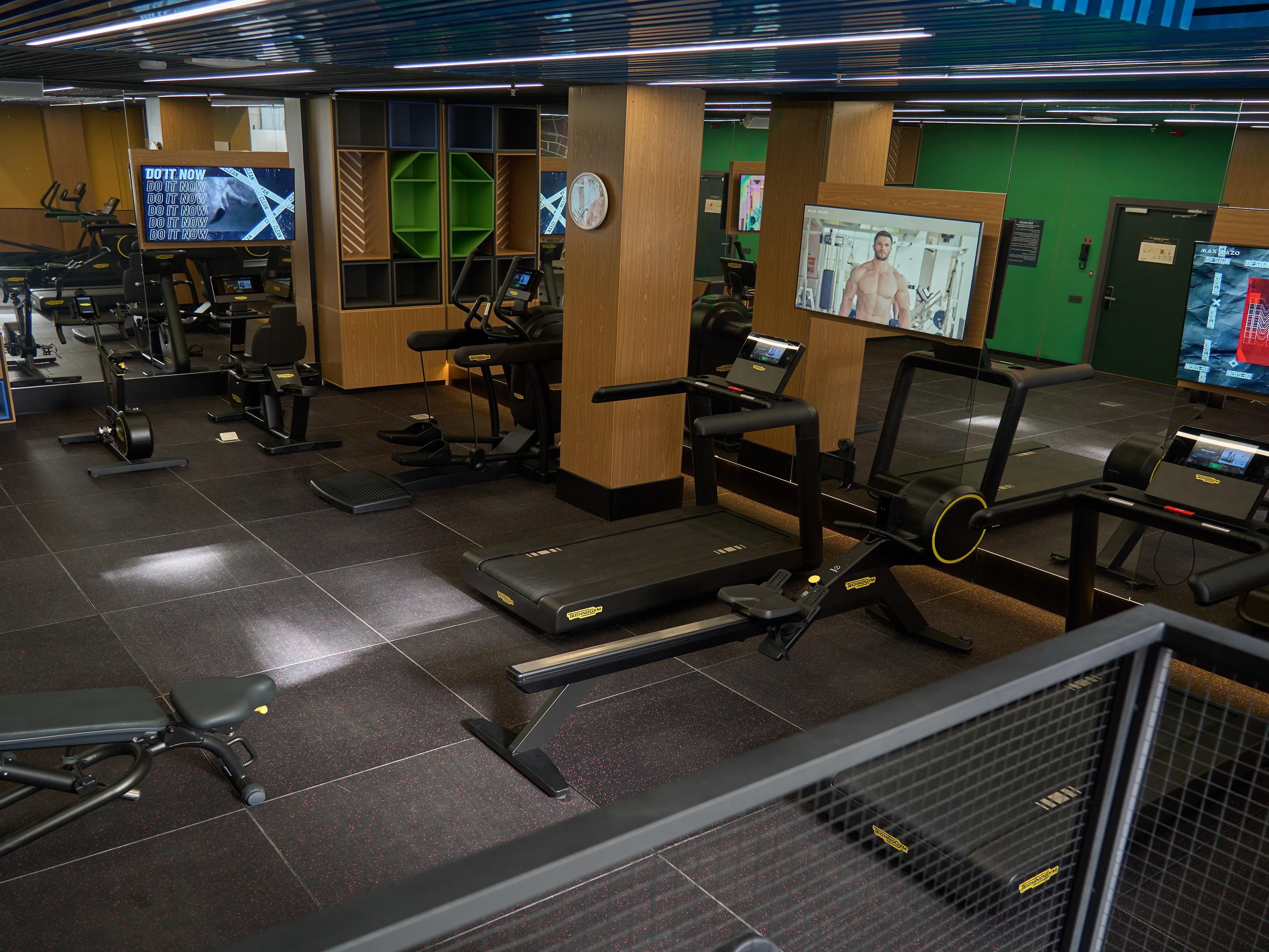 Even while traveling, you have the perfect opportunity to keep up your usual workout routine in our well-equipped Fitness Center. And after an active workout just forget about time and enjoy our sauna, hammam and small heated indoor pool. It is always free for guests staying at our hotel.