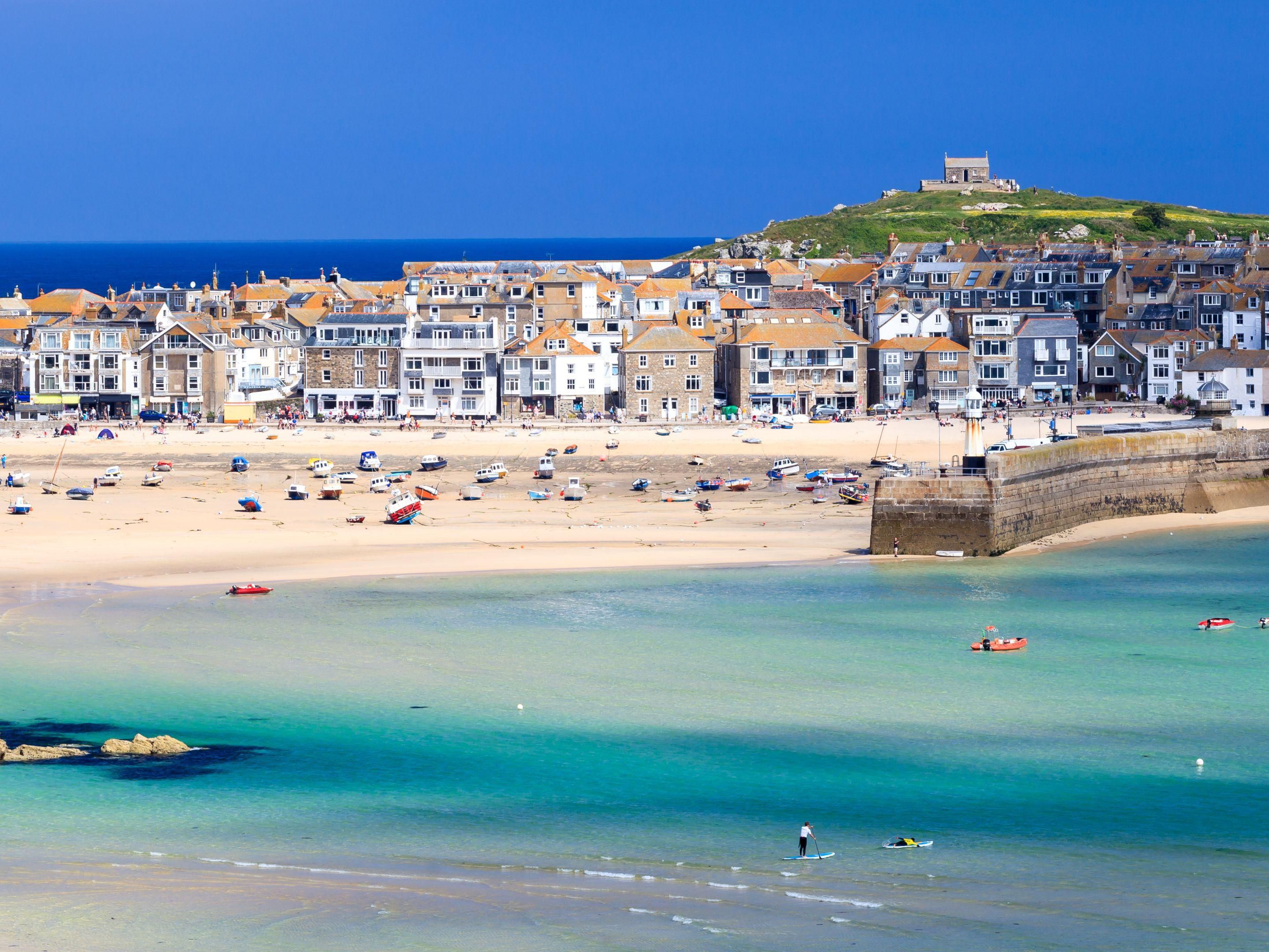 Whether you're looking to get away for a quiet break or a weekend of adventure and fun, the Holiday Inn Taunton M5 Jct.25 is the perfect place to wind down at the end of the day. Ideally situated, our hotel is just a stone's throw away from many local attractions, including the Castle Neroche, Clarks Village, Cheddar Gorge and much more.