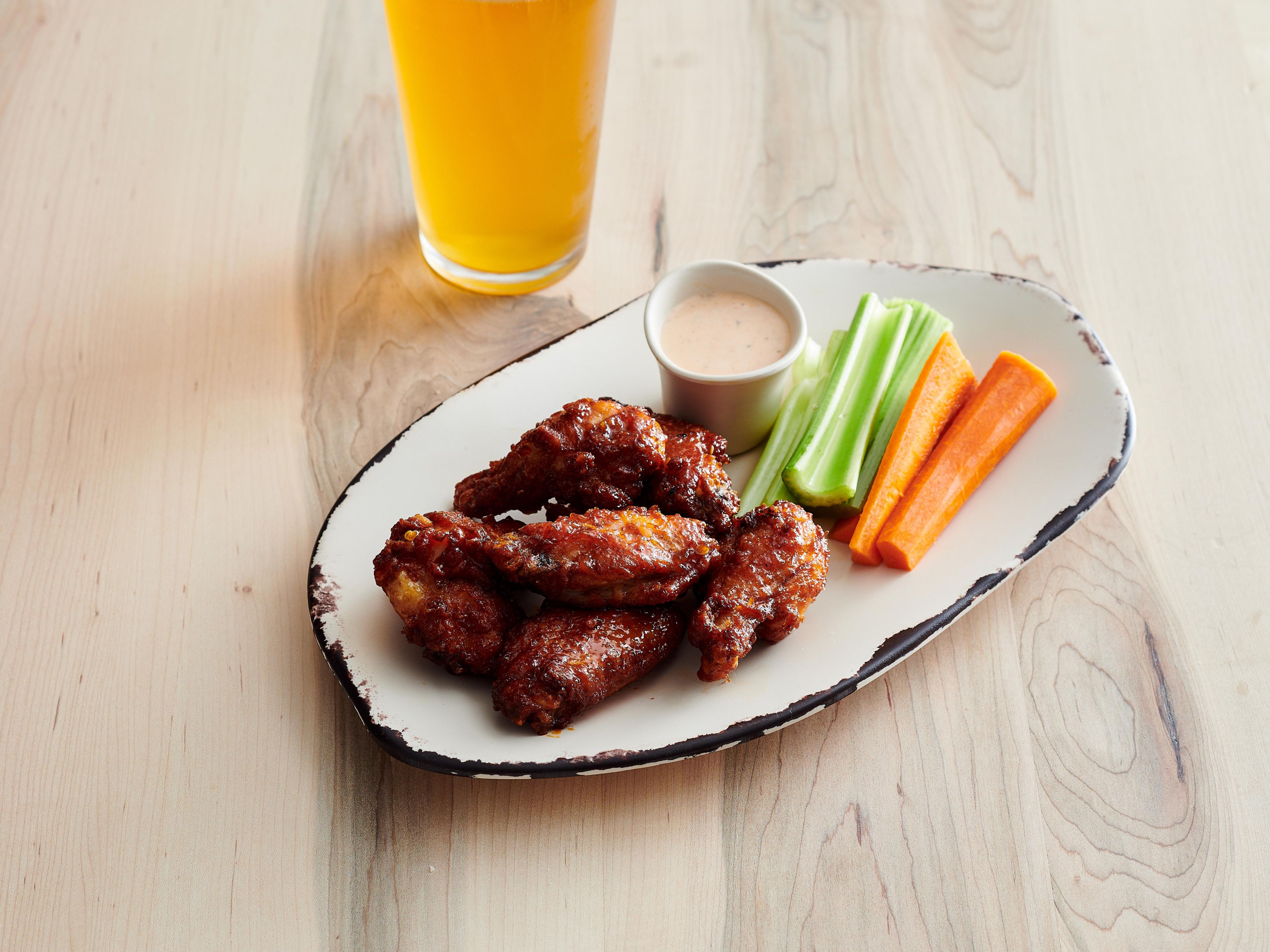 Whether you're looking for breakfast, dinner, or the post-work Happy Hour, our flagship restaurant, Toast to Toast, is located inside the hotel at lobby level.