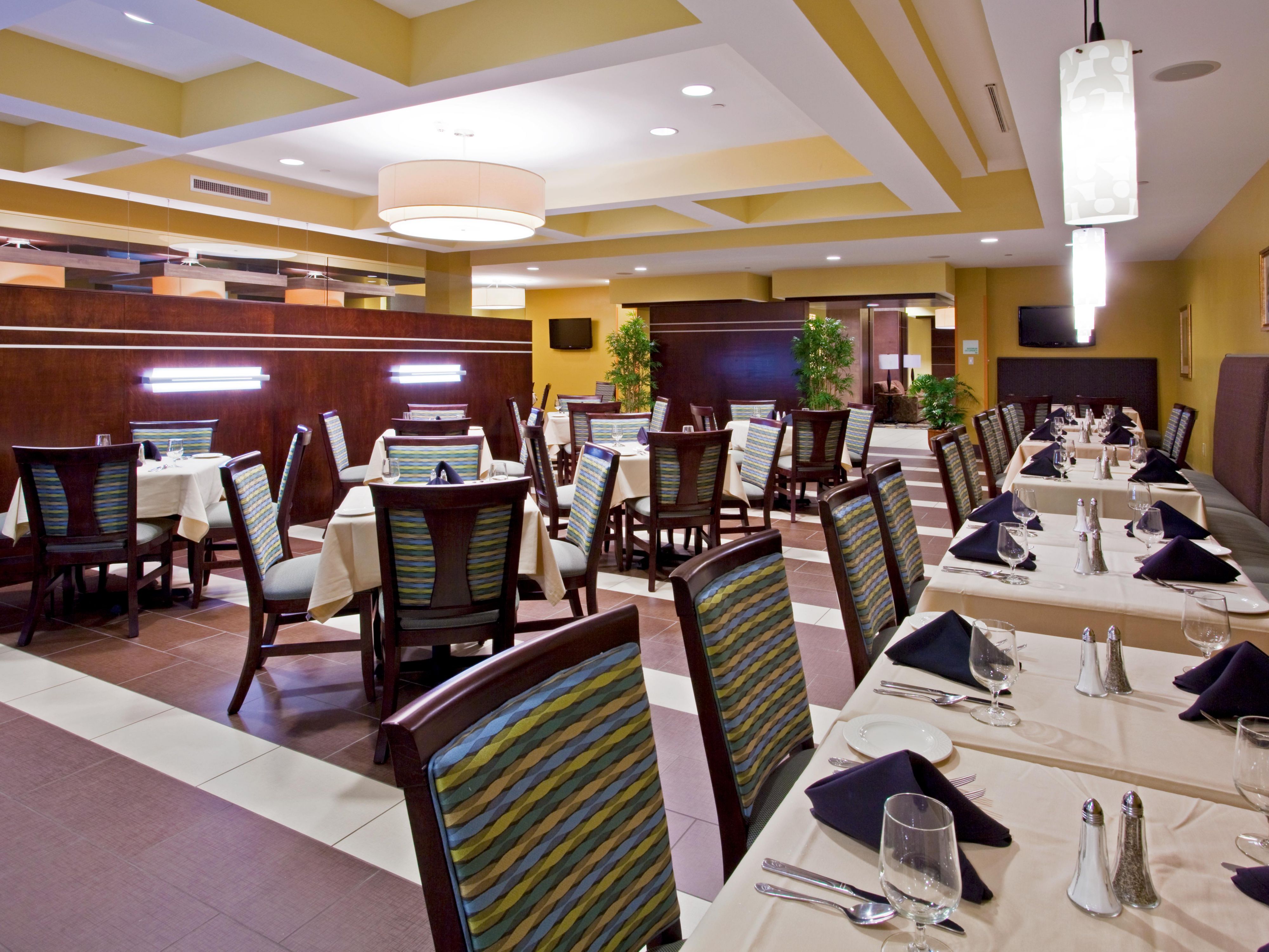 The Local Kitchen and Tap is our on-site restaurant that serves American cuisine in a comfortable atmosphere. Restaurant hours include breakfast from 6am-10am and Dinner from 5pm-10pm daily. Happy hour specials are from 5-7pm. 