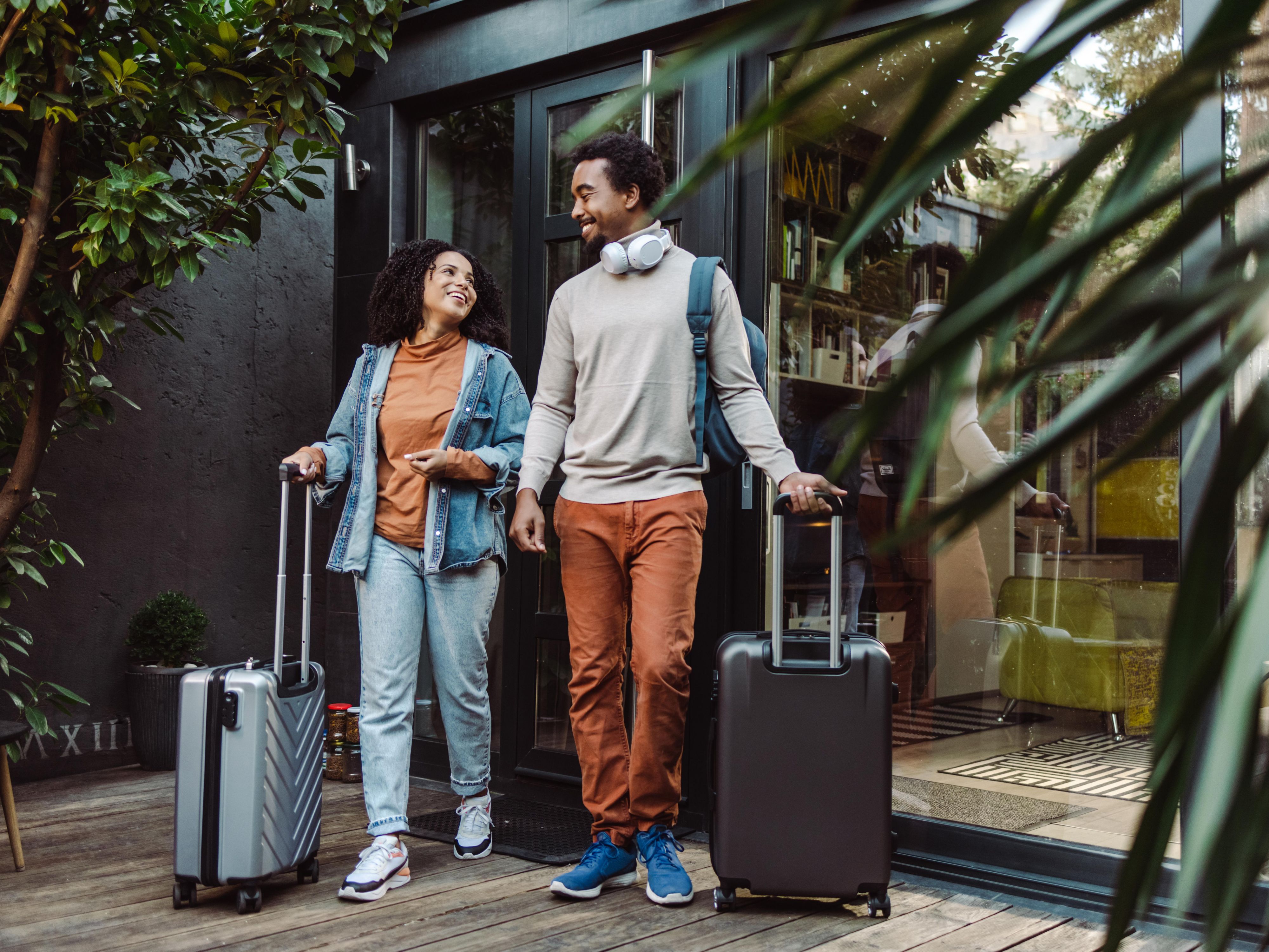 If you find yourself in need of last-minute accommodations, the Holiday Inn Toronto-Airport East is here to help. With a 24-hour free shuttle running every 30 minutes, you can easily access the hotel and enjoy a restful stay before your next adventure. Please contact the hotel directly for shuttle service between 2:00-4:00am