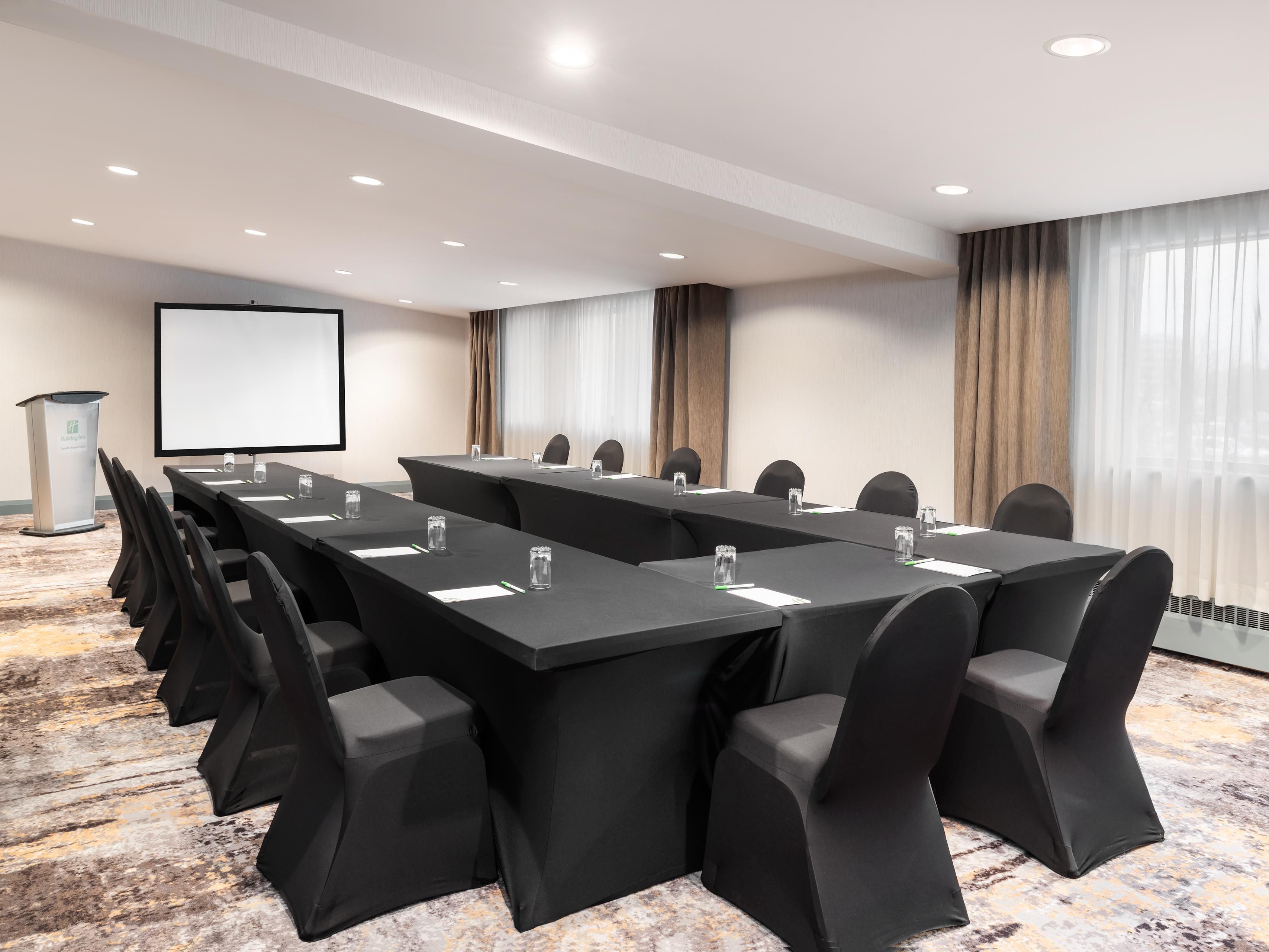The Holiday Inn Toronto Airport East offers 5,142 square feet of versatile meeting space for all your events. Our dedicated catering and banquet staff will handle every detail, providing customized meeting packages that save you time and effort.