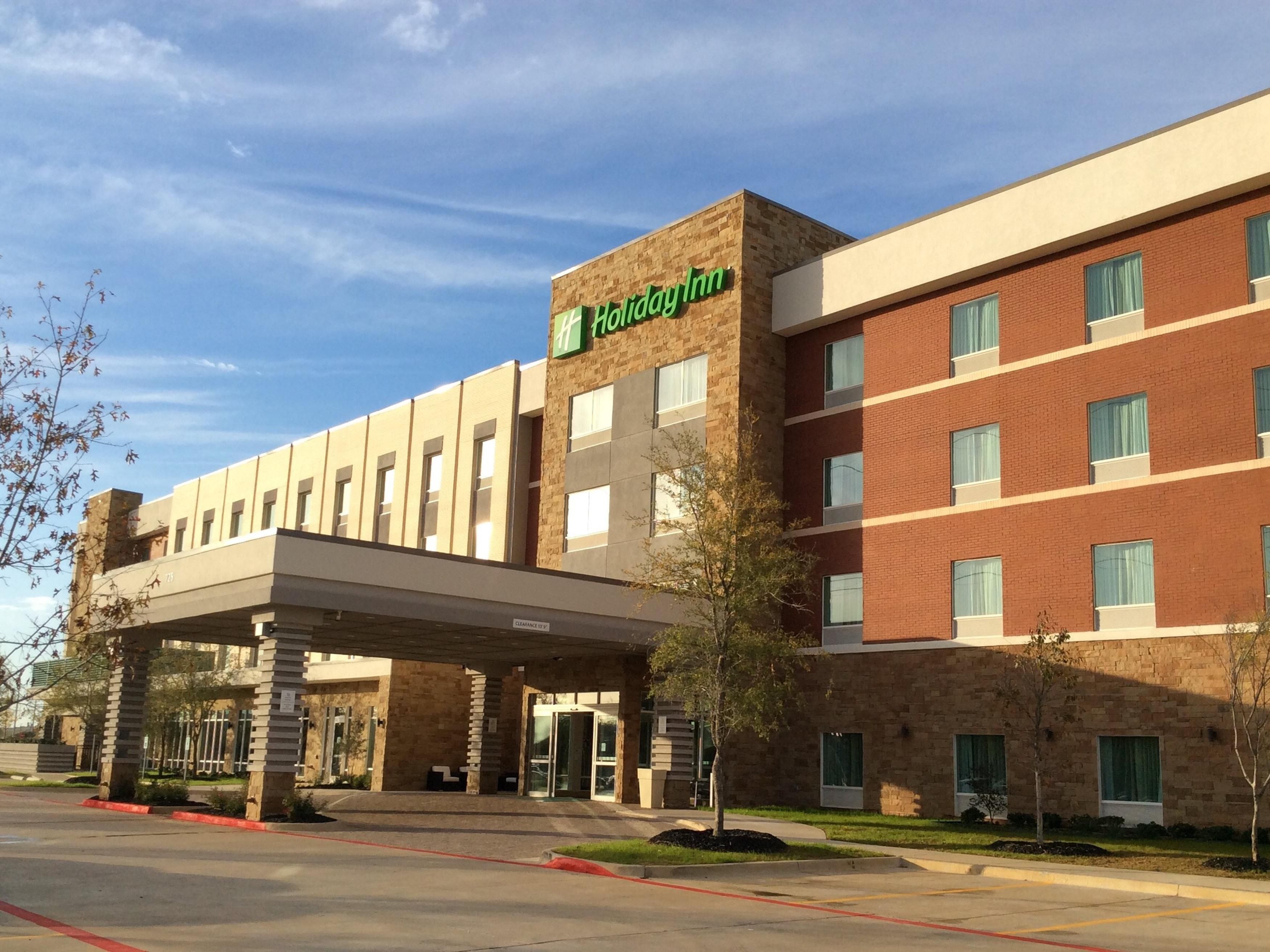 Holiday Inn Trophy Club Located 8 Miles from TX Motor Speedway