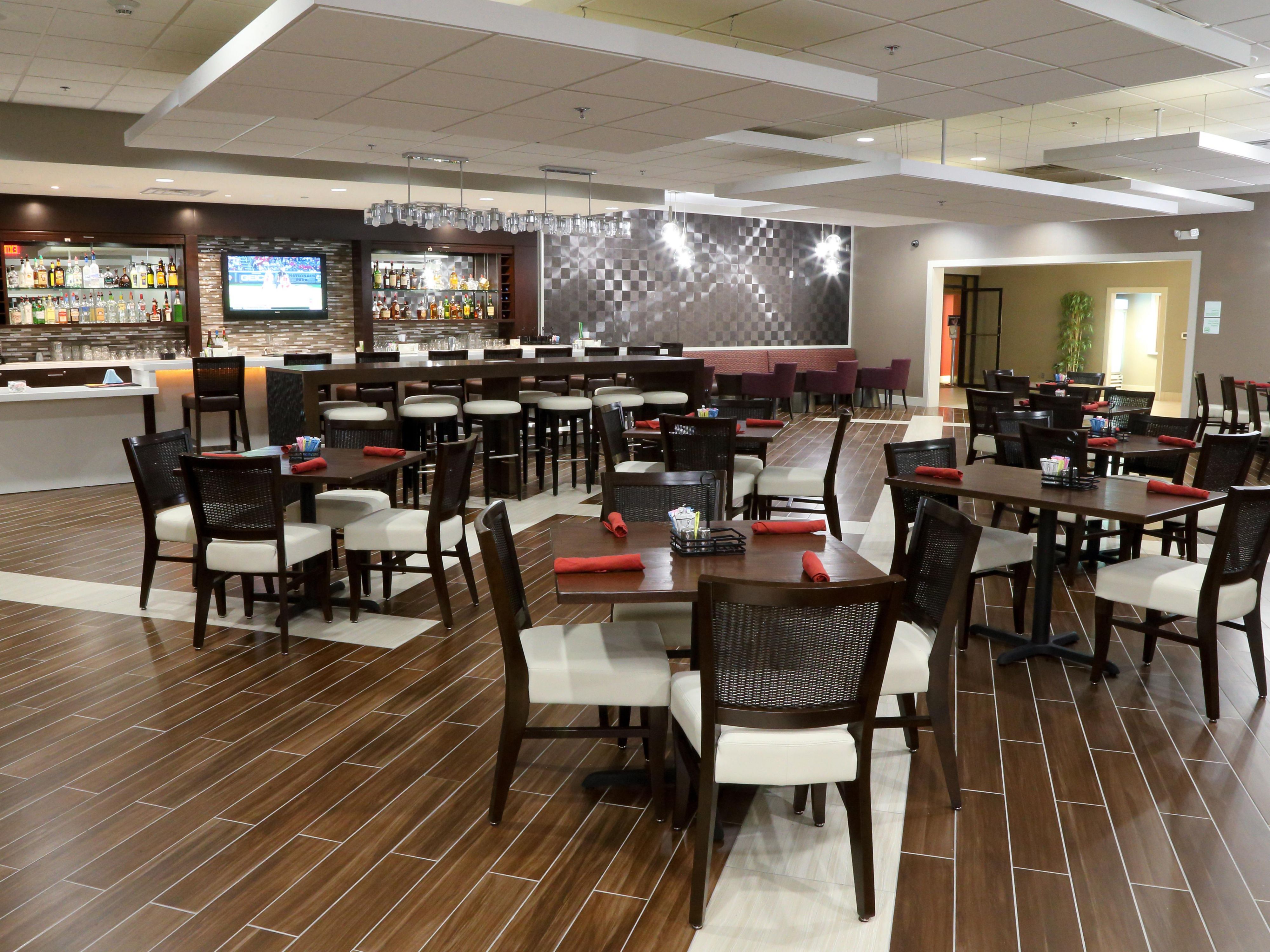 Summerfields Grille and Bar (on site) serves a hot, Chef prepared, breakfast buffet, every morning and we are also open for dinner Featuring daily specials and Karaoke on Tuesdays and Saturday nights.
Come join us for an evening of Great food and fun!